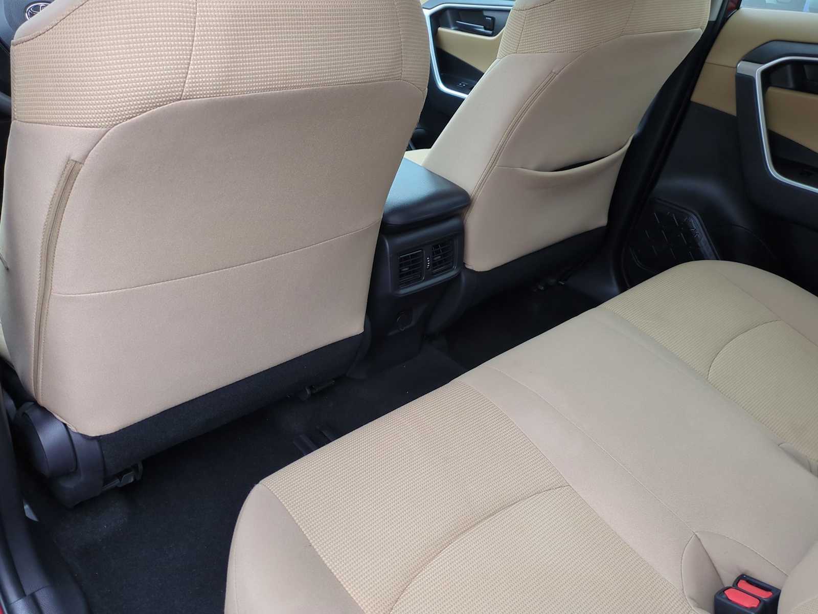 Thumbnail: 2022 Toyota RAV4 - 15