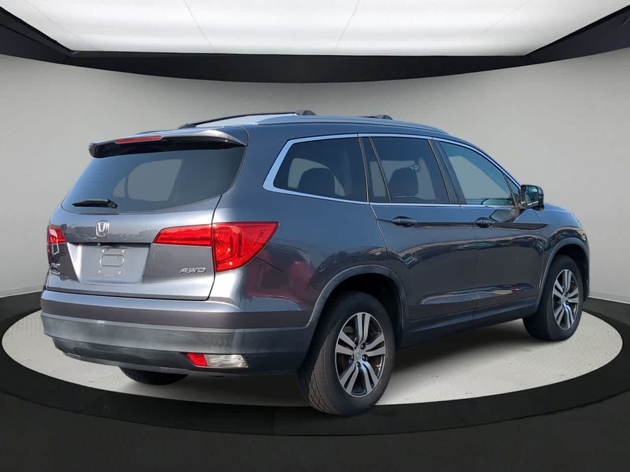 Thumbnail: 2016 Honda Pilot - 8