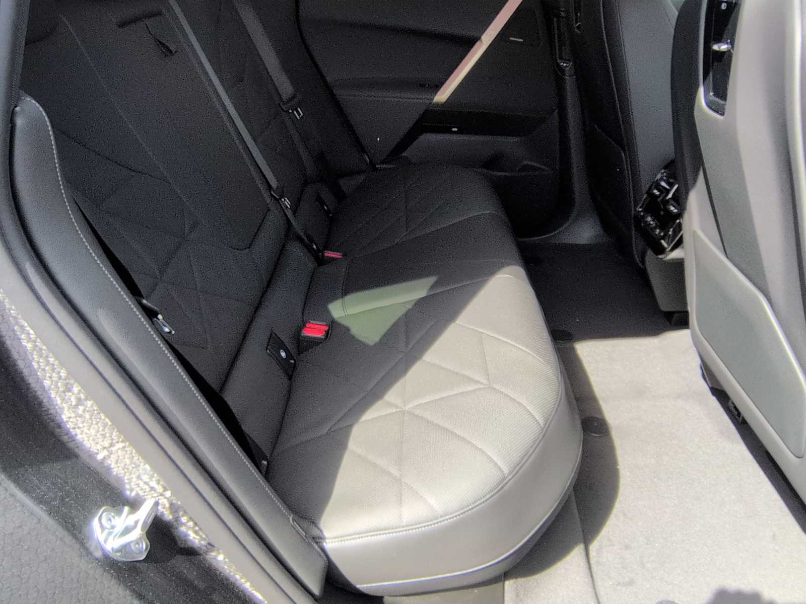 Thumbnail: 2026 BMW iX - 21