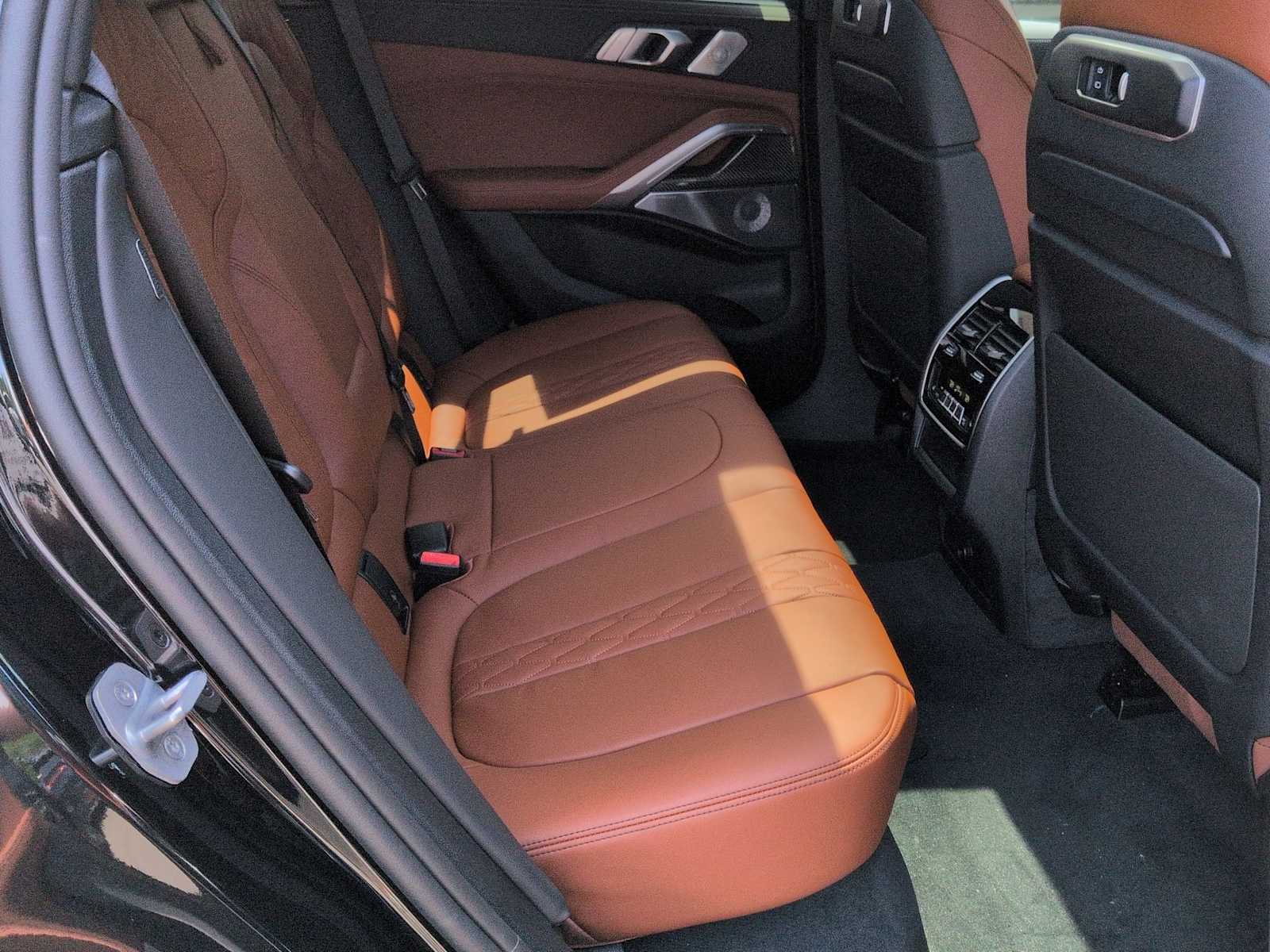 Thumbnail: 2027 BMW X6 - 22