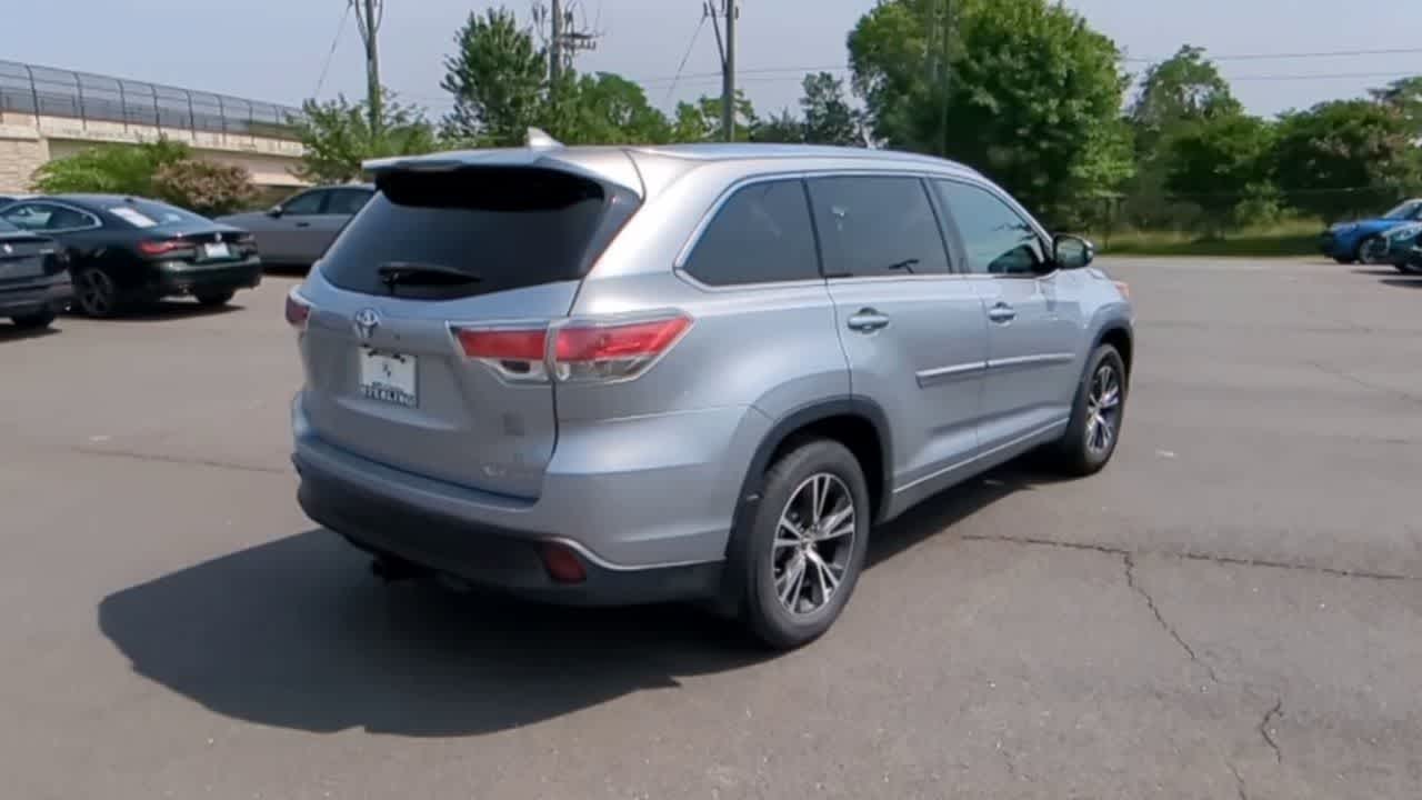 Thumbnail: 2016 Toyota Highlander - 9