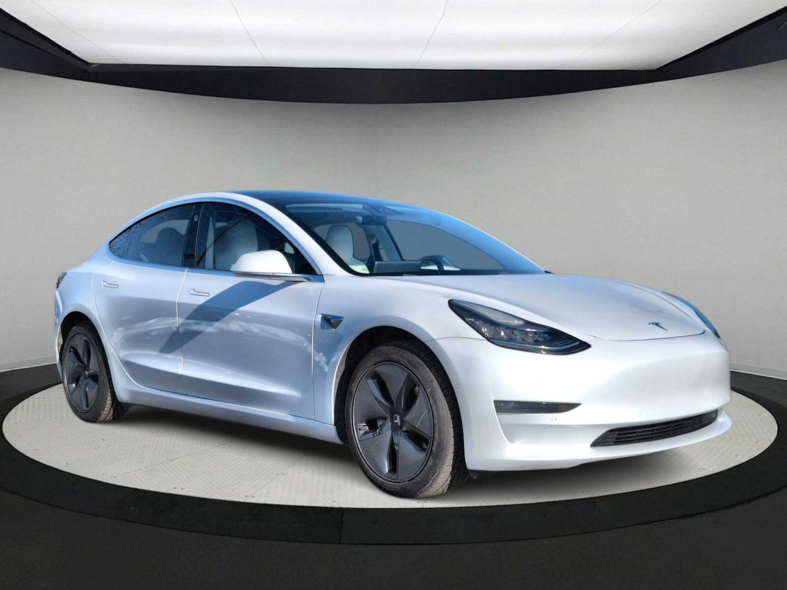 Thumbnail: 2019 Tesla Model 3 - 2