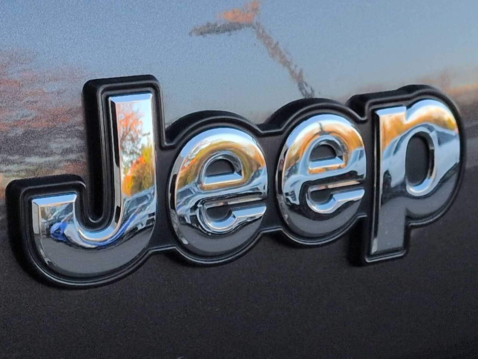 Thumbnail: 2016 Jeep Cherokee - 12