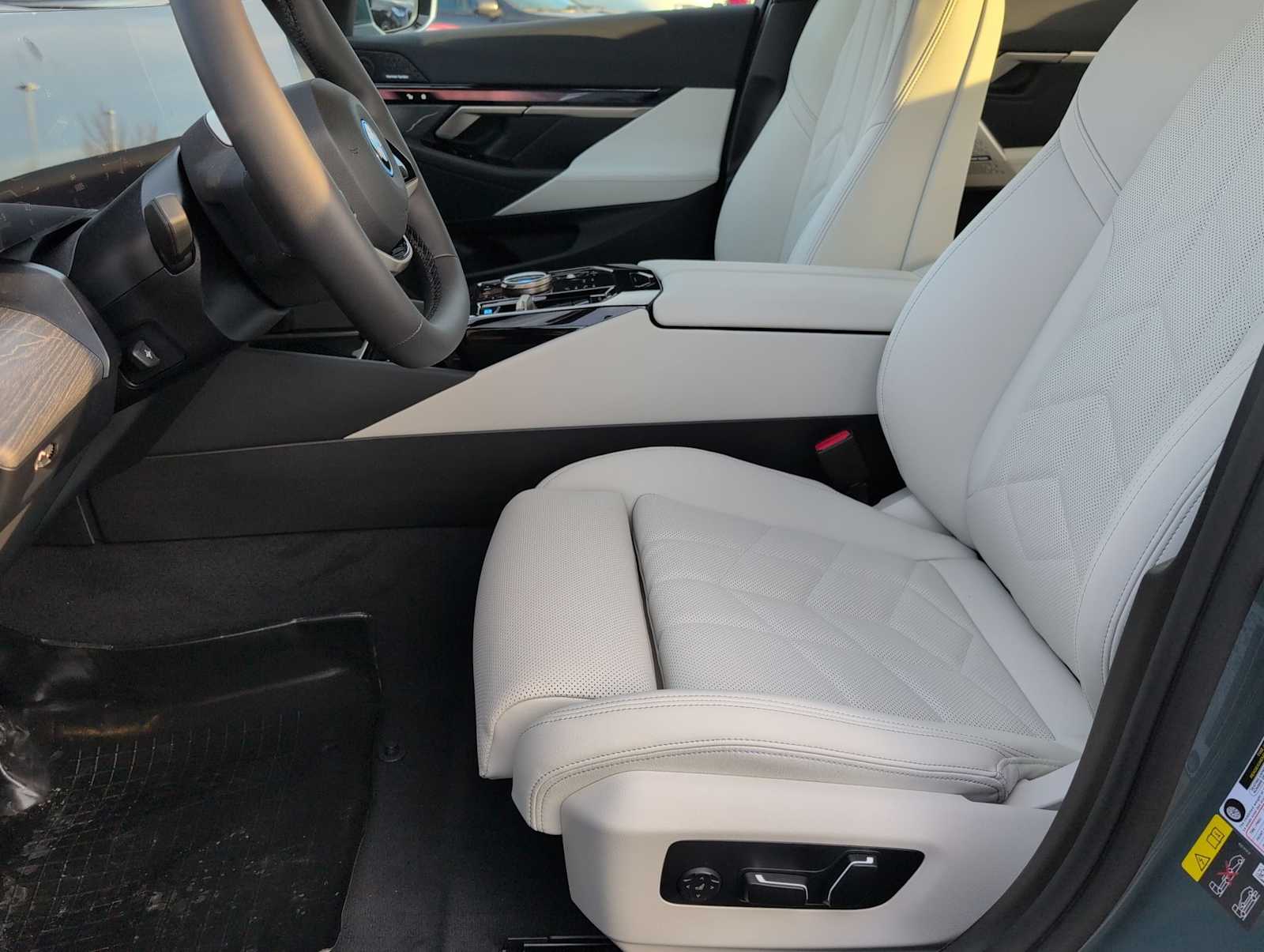 Thumbnail: 2026 BMW i5 - 16