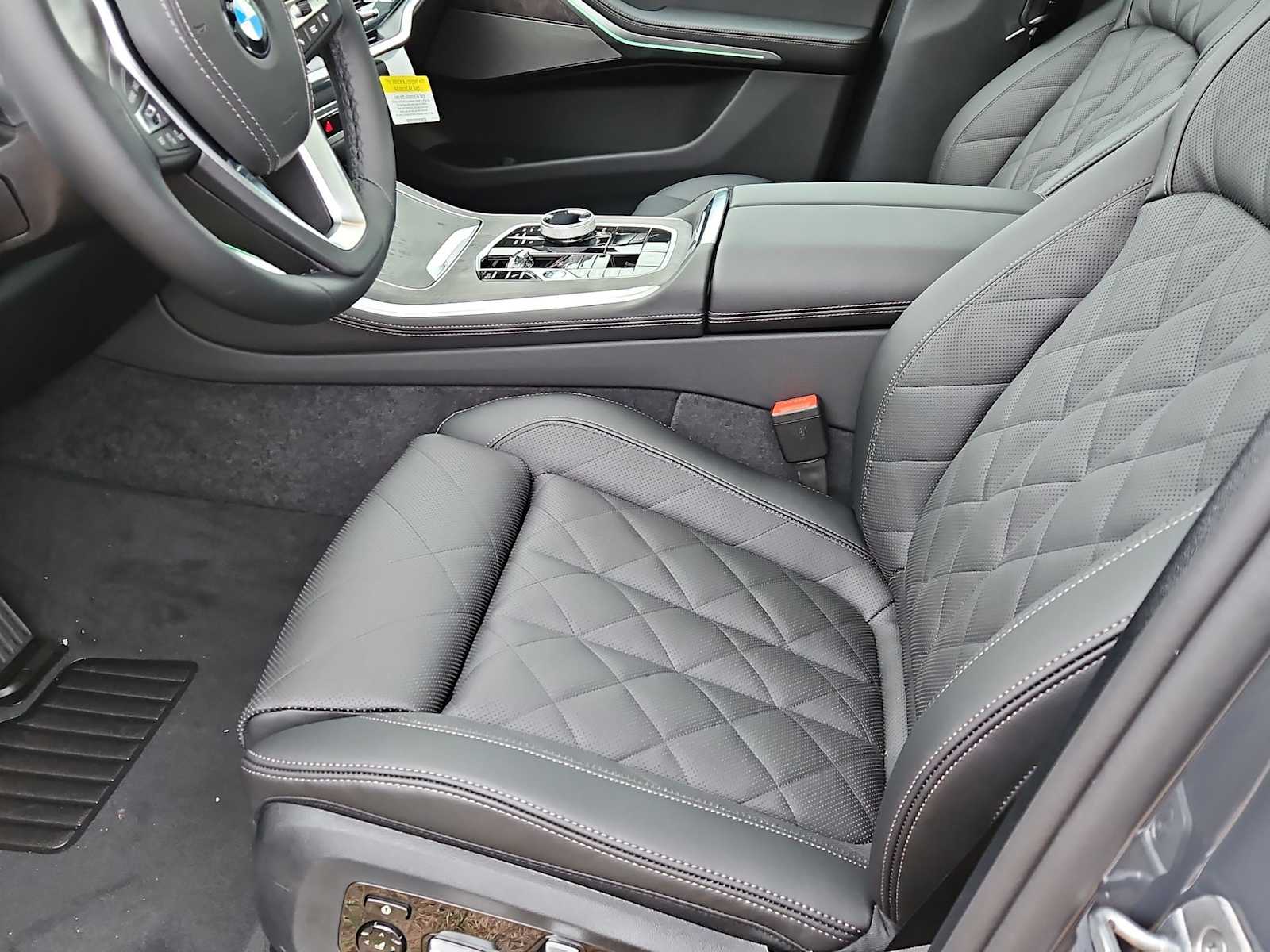 Thumbnail: 2026 BMW X5 - 13