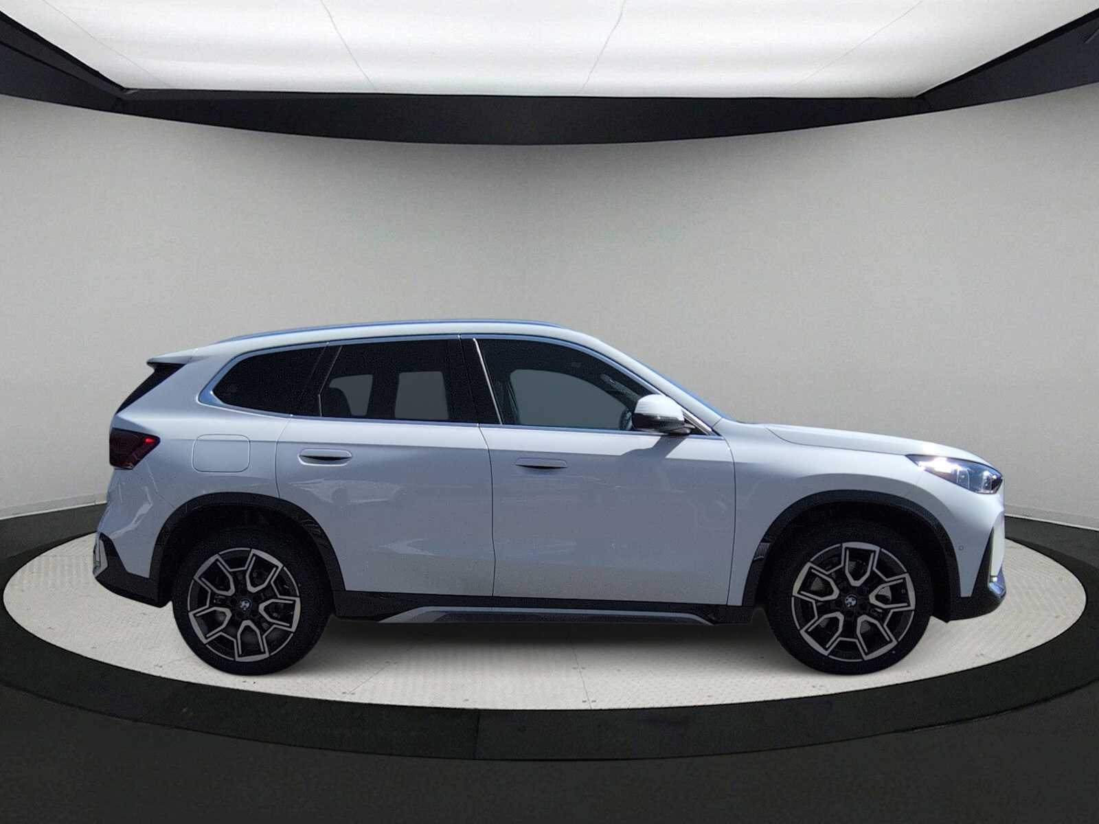 Thumbnail: 2026 BMW X1 - 9