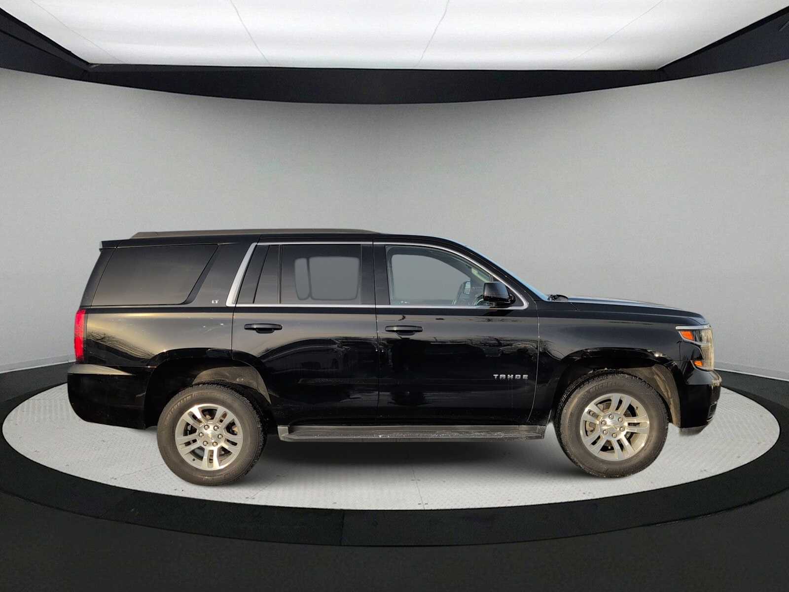 Thumbnail: 2019 Chevrolet Tahoe - 9