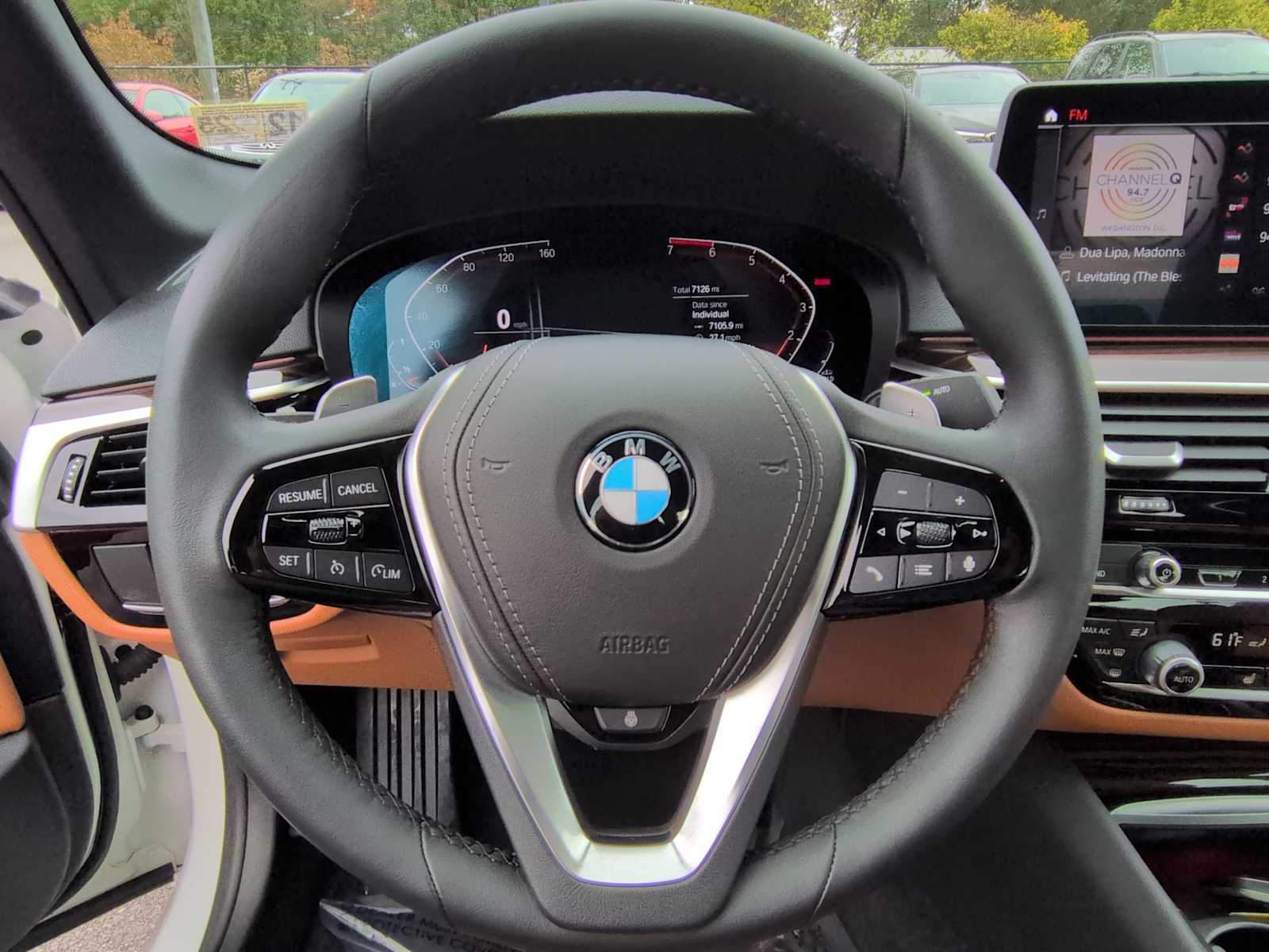 Thumbnail: 2023 BMW 5 Series - 23