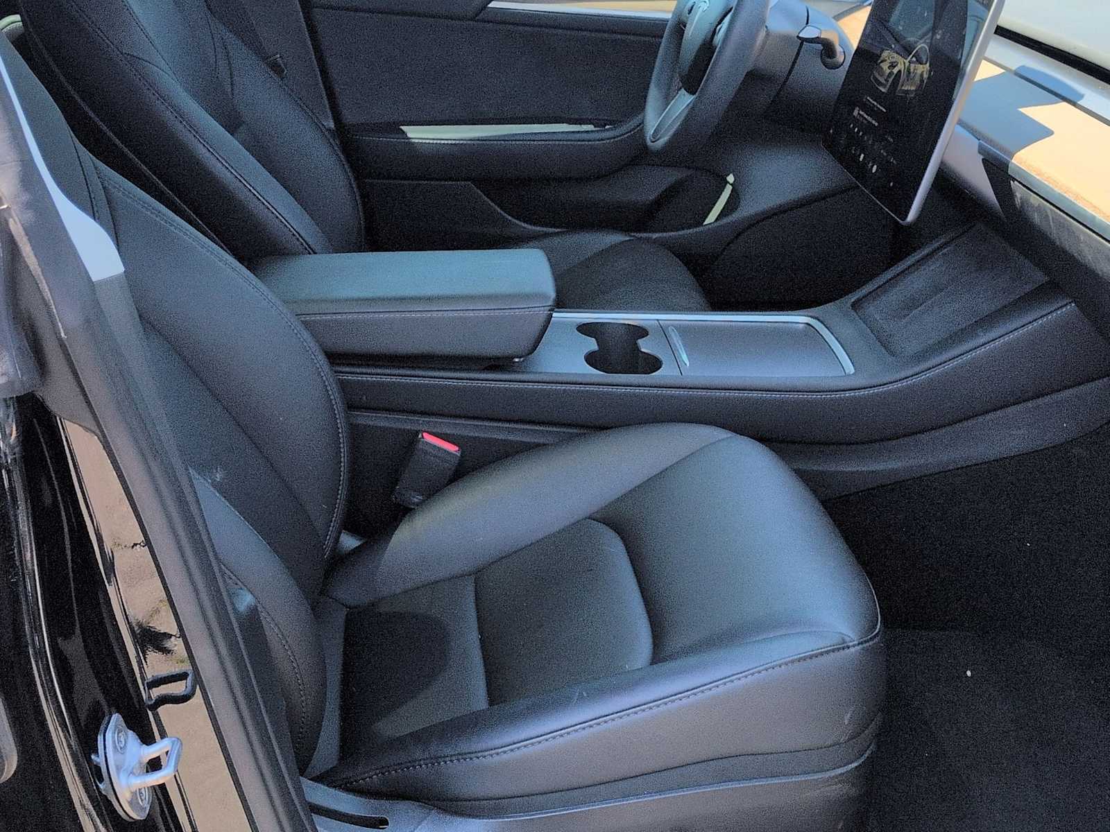 Thumbnail: 2022 Tesla Model 3 - 23