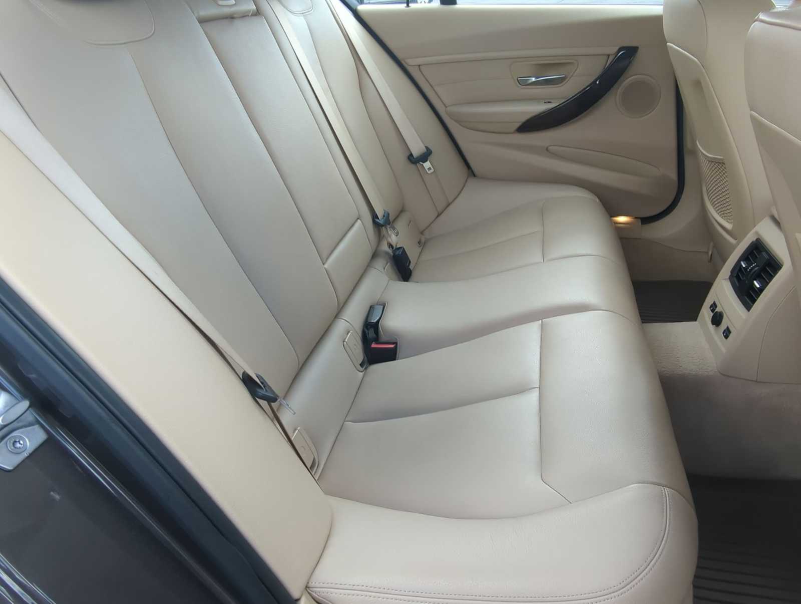 Thumbnail: 2015 BMW 3 Series - 22