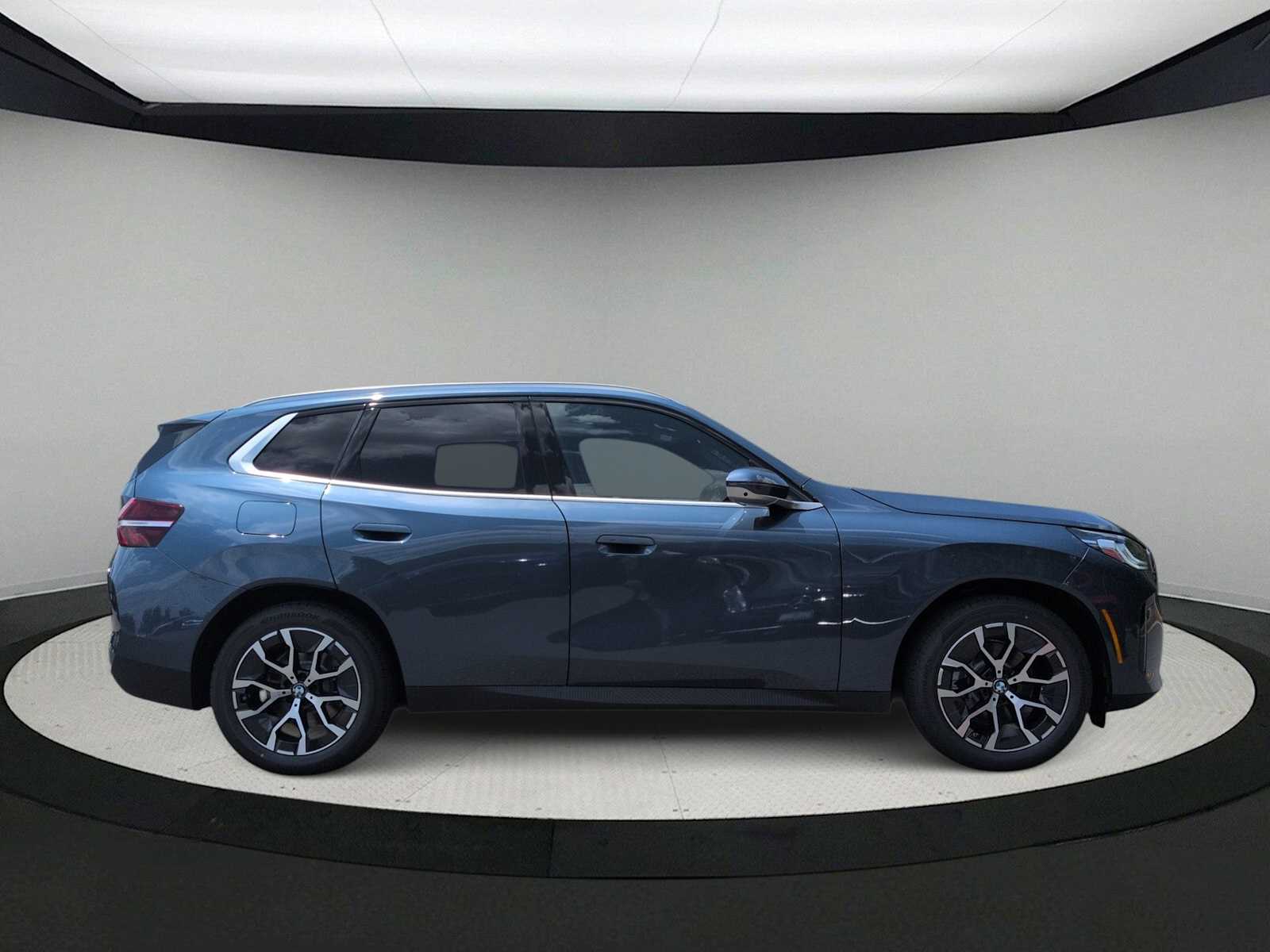 Thumbnail: 2026 BMW X3 - 9