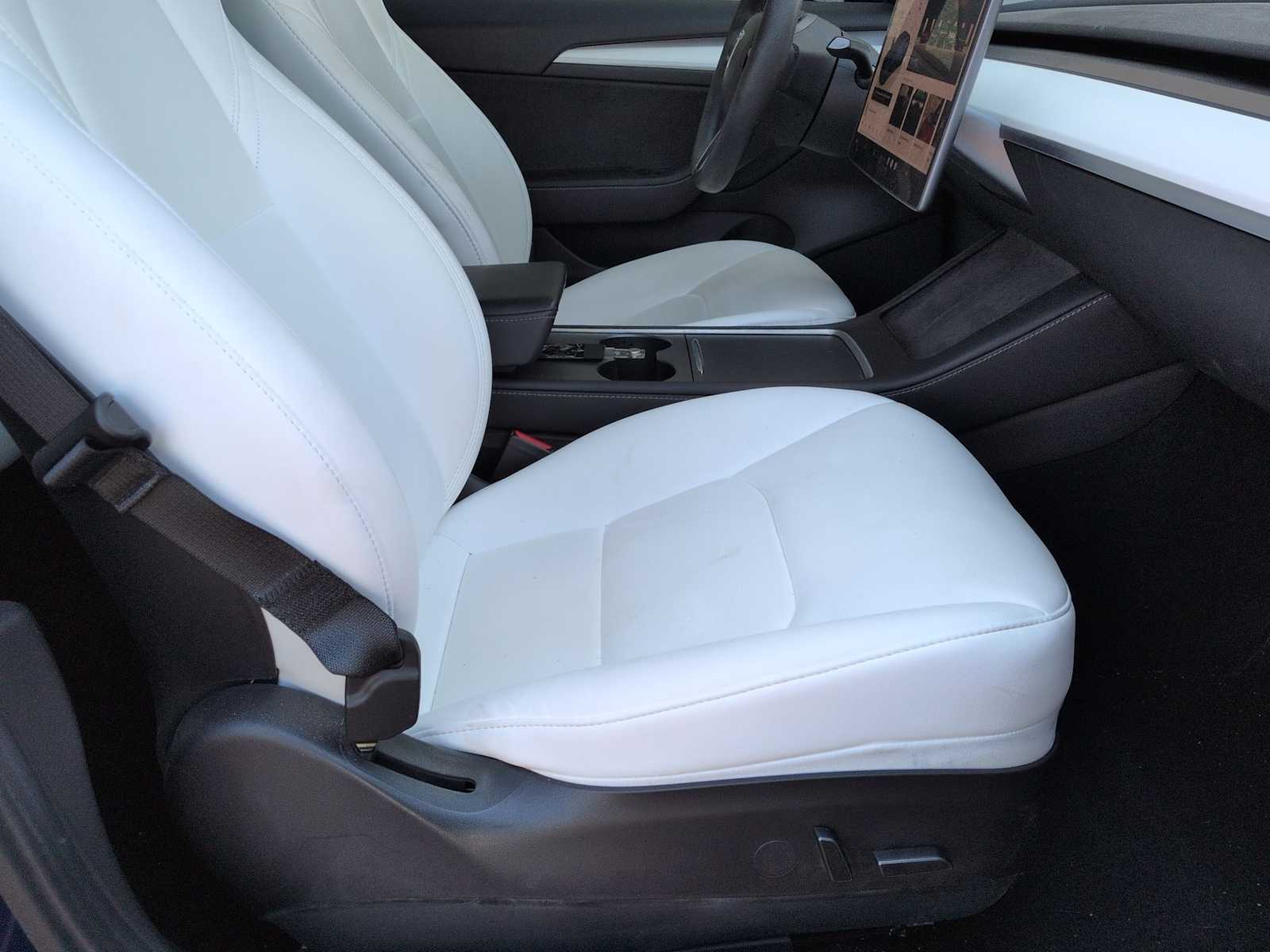 Thumbnail: 2022 Tesla Model 3 - 23