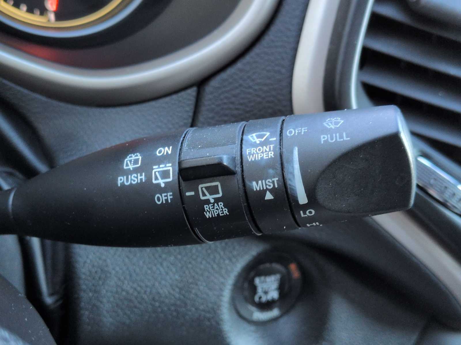 Thumbnail: 2016 Jeep Cherokee - 28