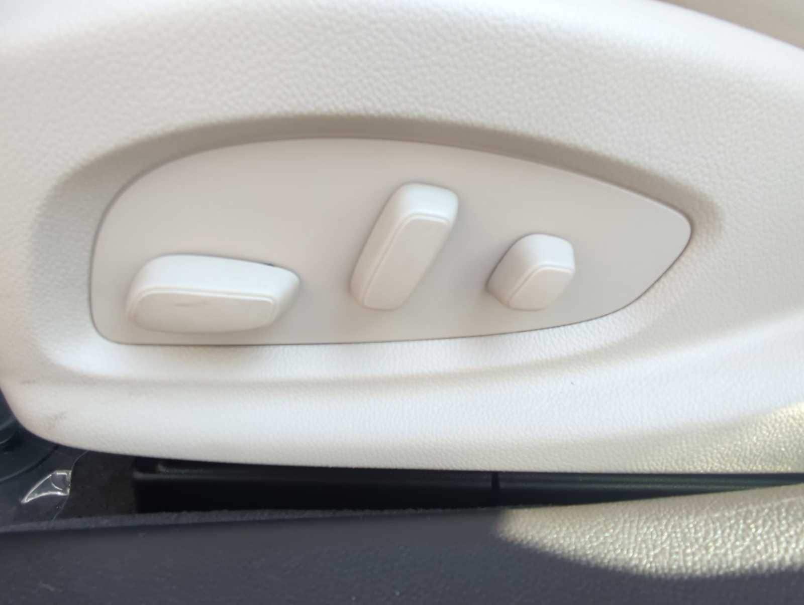Thumbnail: 2015 Buick LaCrosse - 17