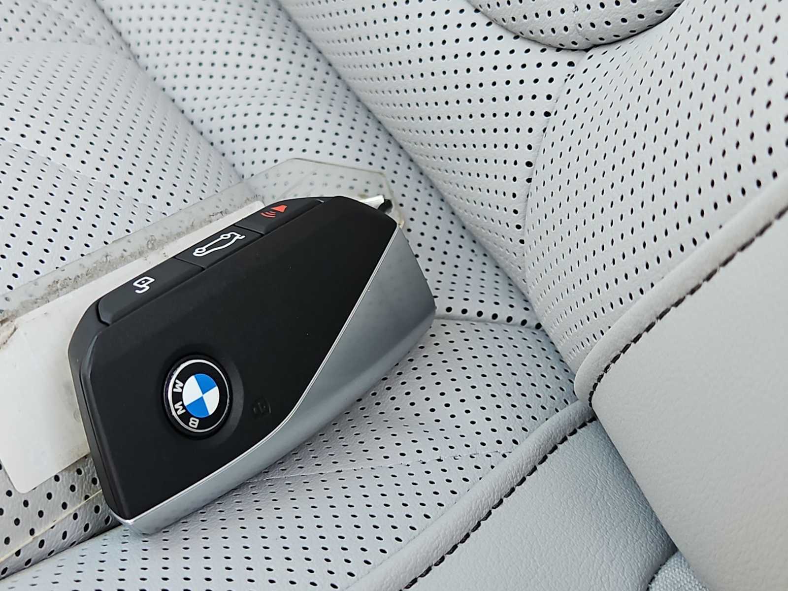 Thumbnail: 2026 BMW X5 - 32