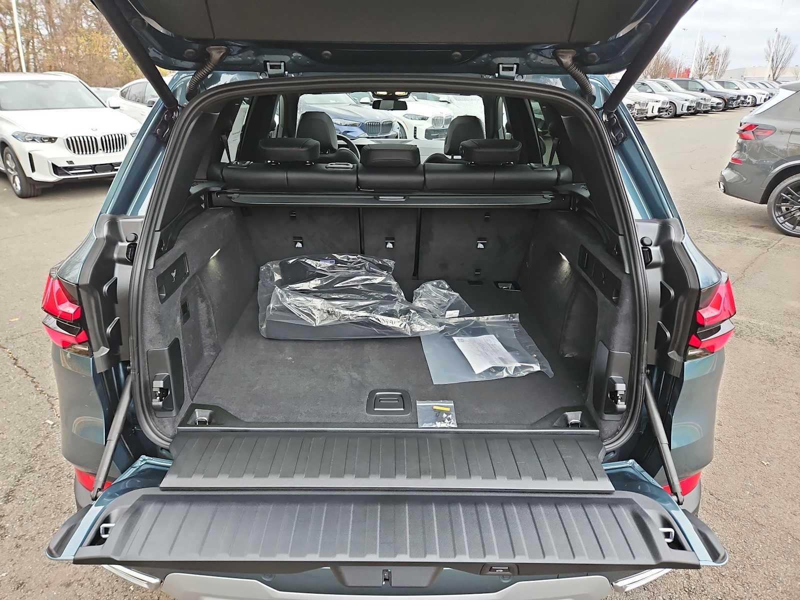 Thumbnail: 2026 BMW X5 - 37