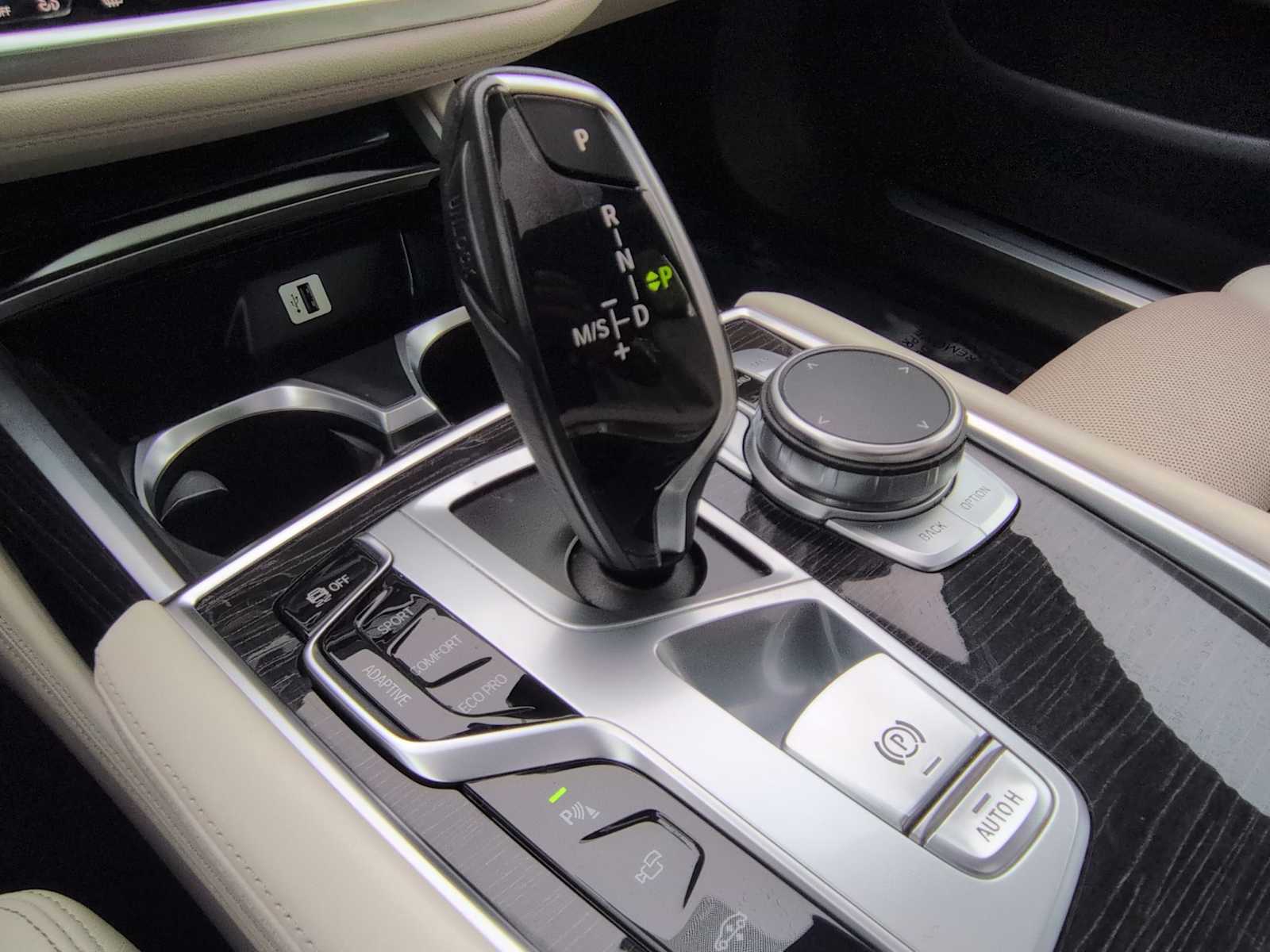 Thumbnail: 2016 BMW 7 Series - 33