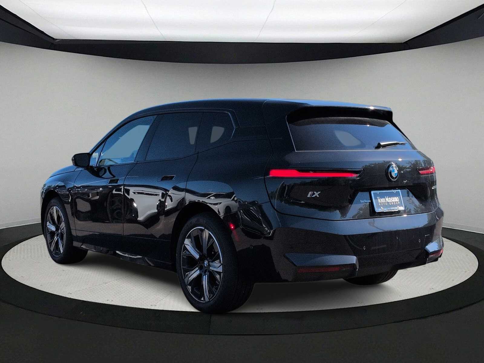 Thumbnail: 2026 BMW iX - 6