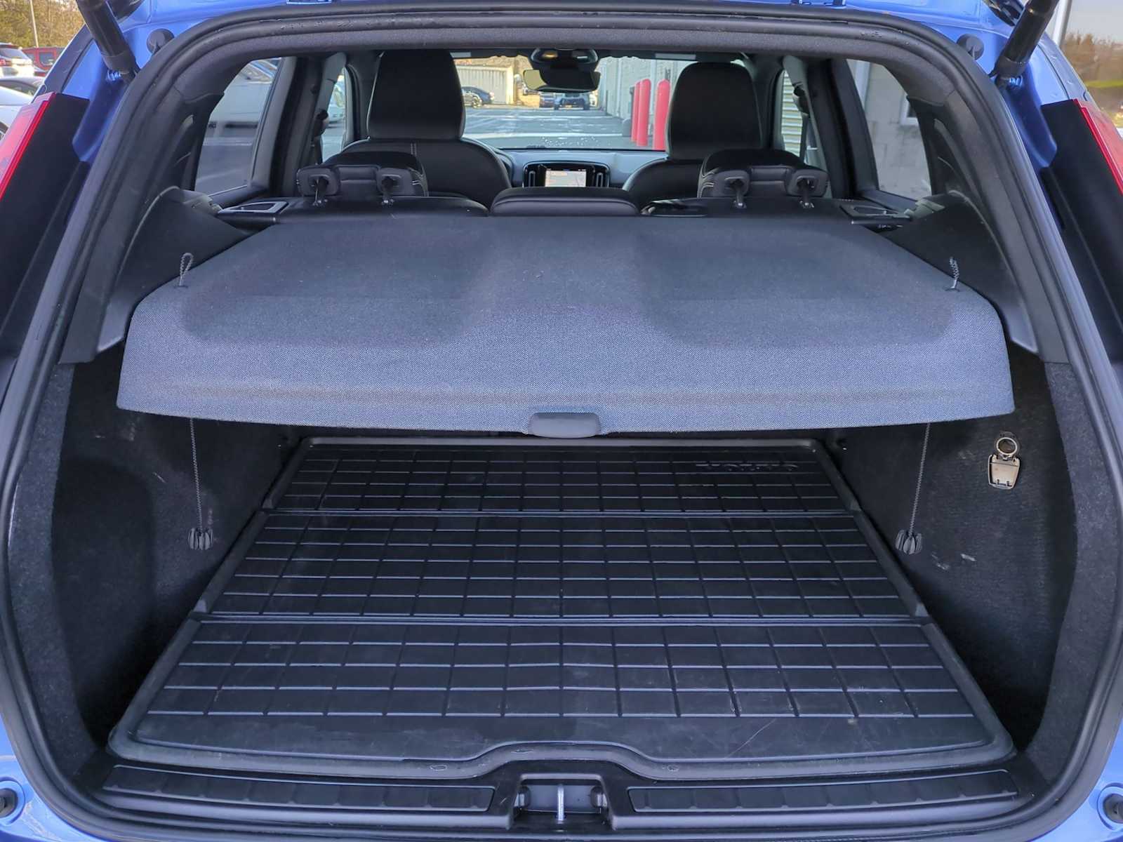 Thumbnail: 2021 Volvo XC40 - 34