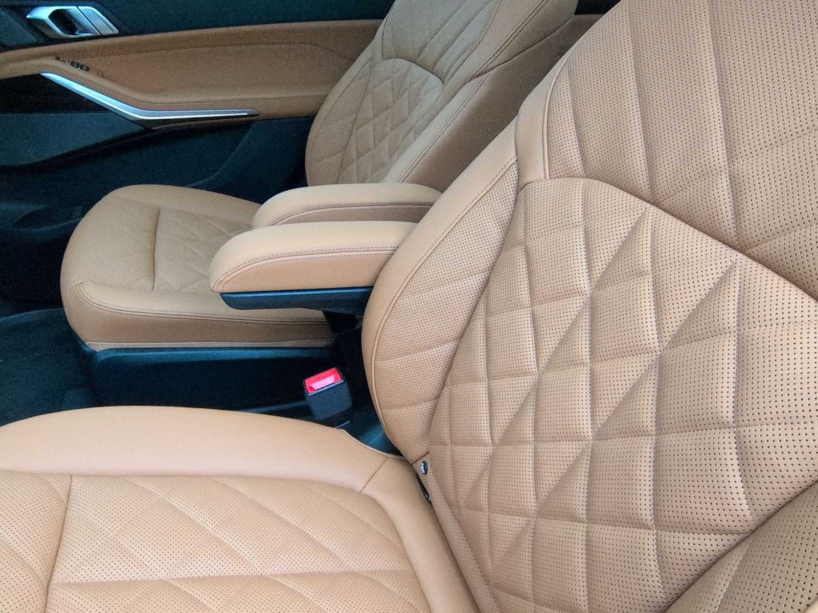 Thumbnail: 2026 BMW X7 - 21