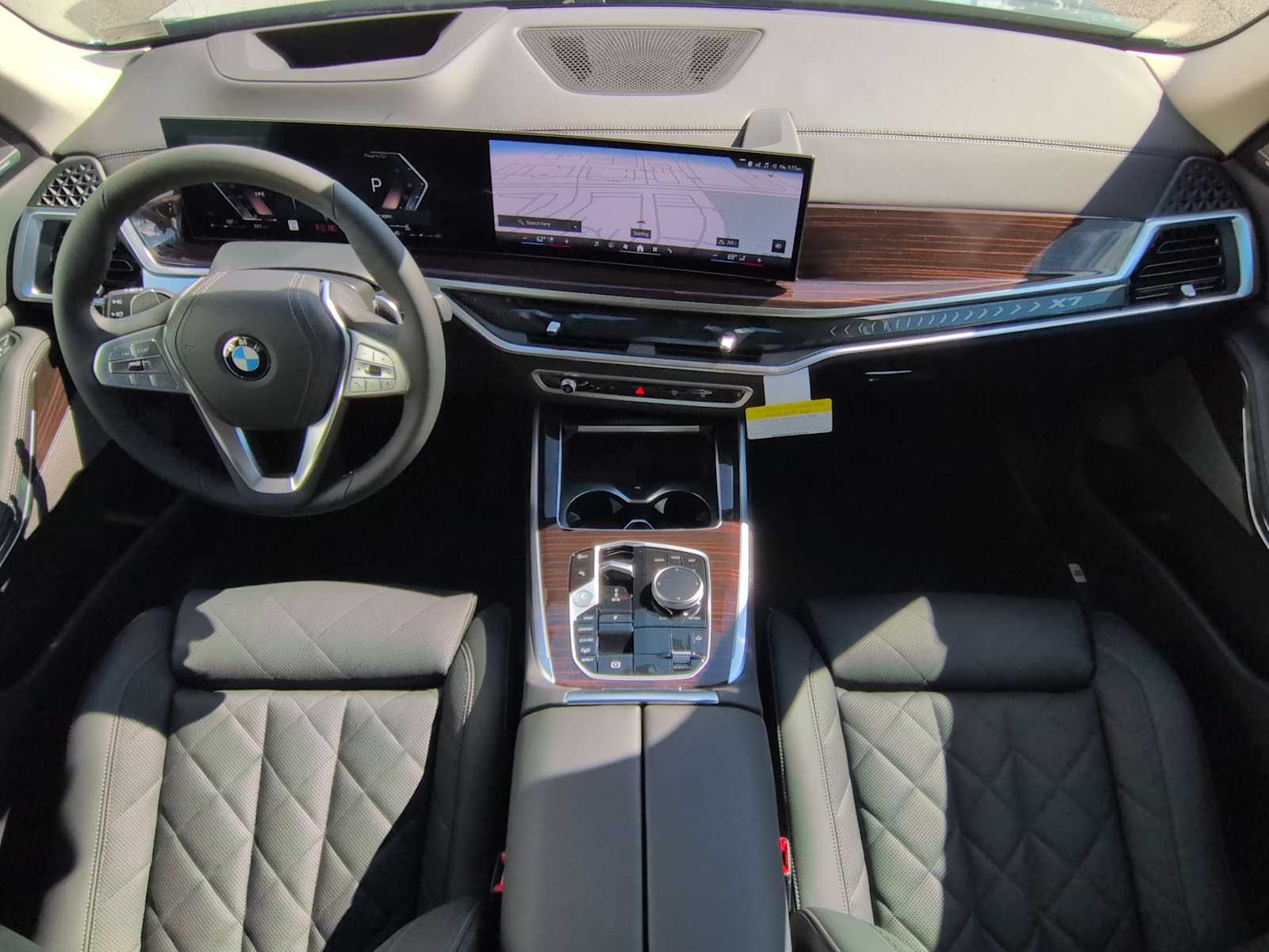 Thumbnail: 2026 BMW X7 - 16