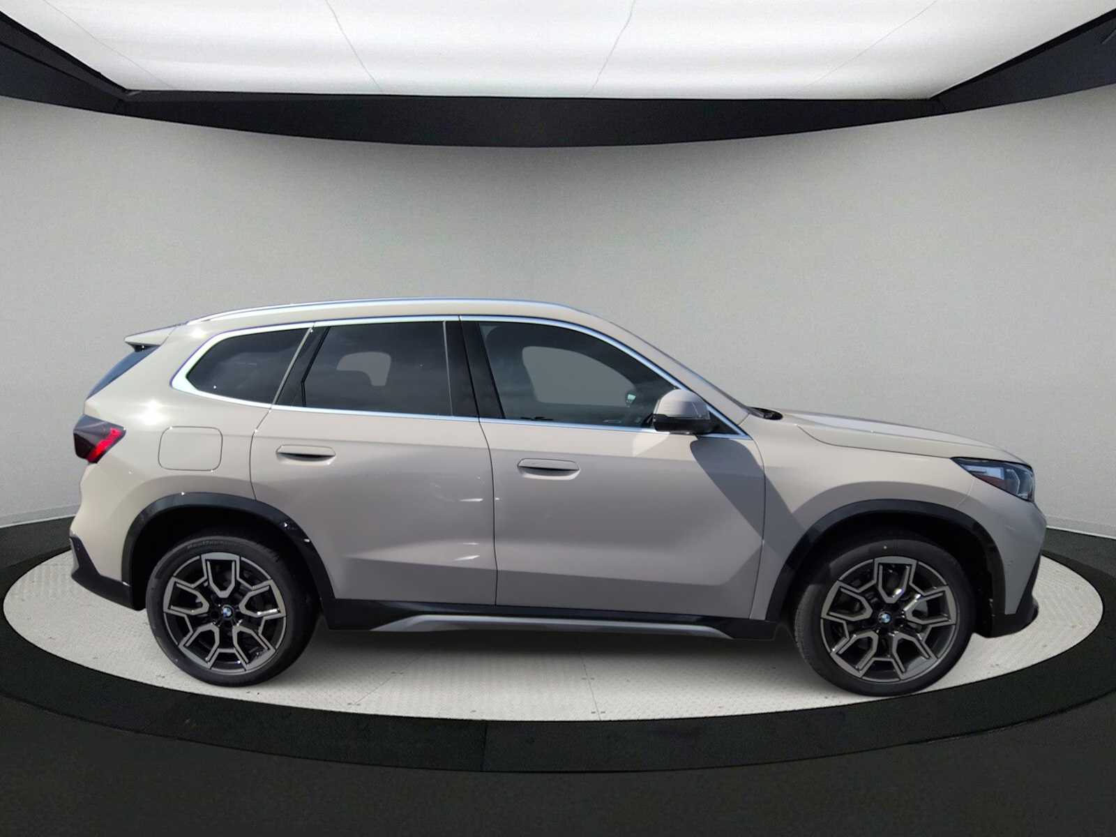 Thumbnail: 2026 BMW X1 - 9