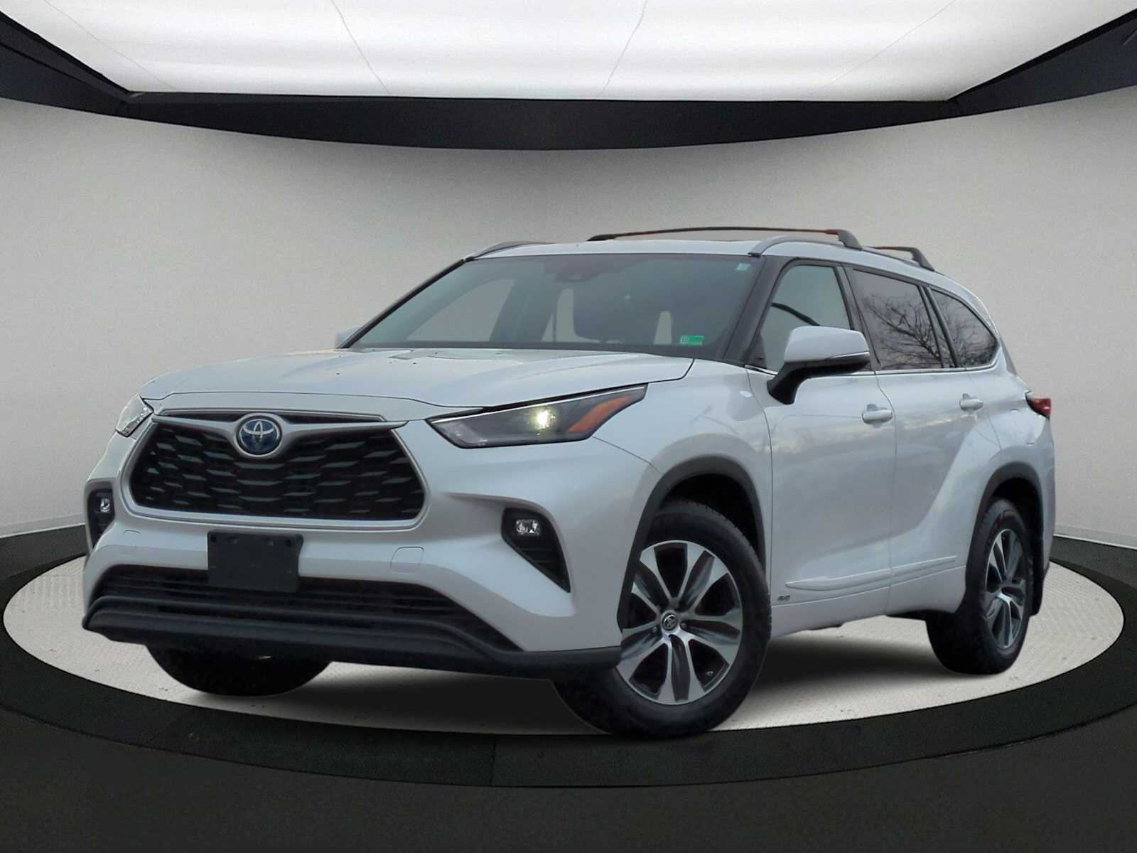 Thumbnail: 2022 Toyota Highlander - 1