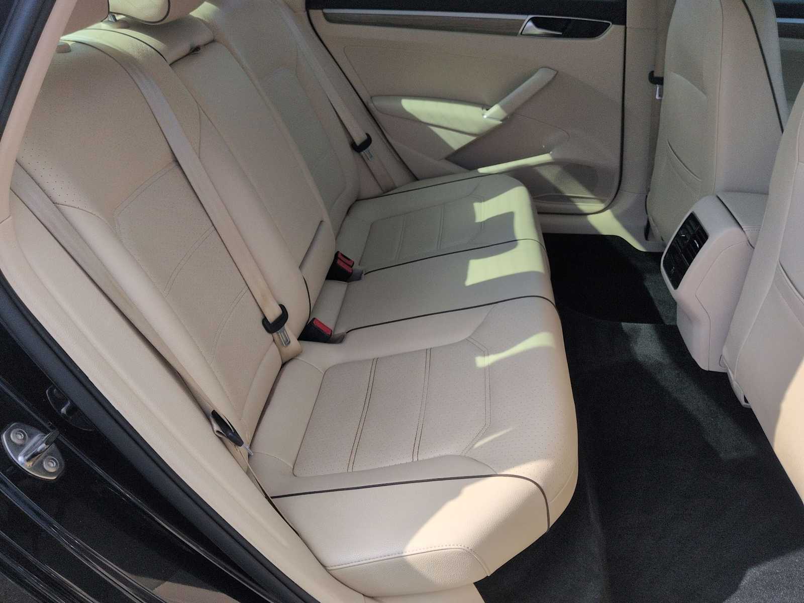 Thumbnail: 2018 Volkswagen Passat - 22