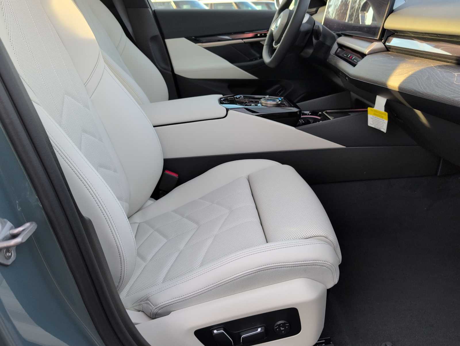 Thumbnail: 2026 BMW i5 - 20