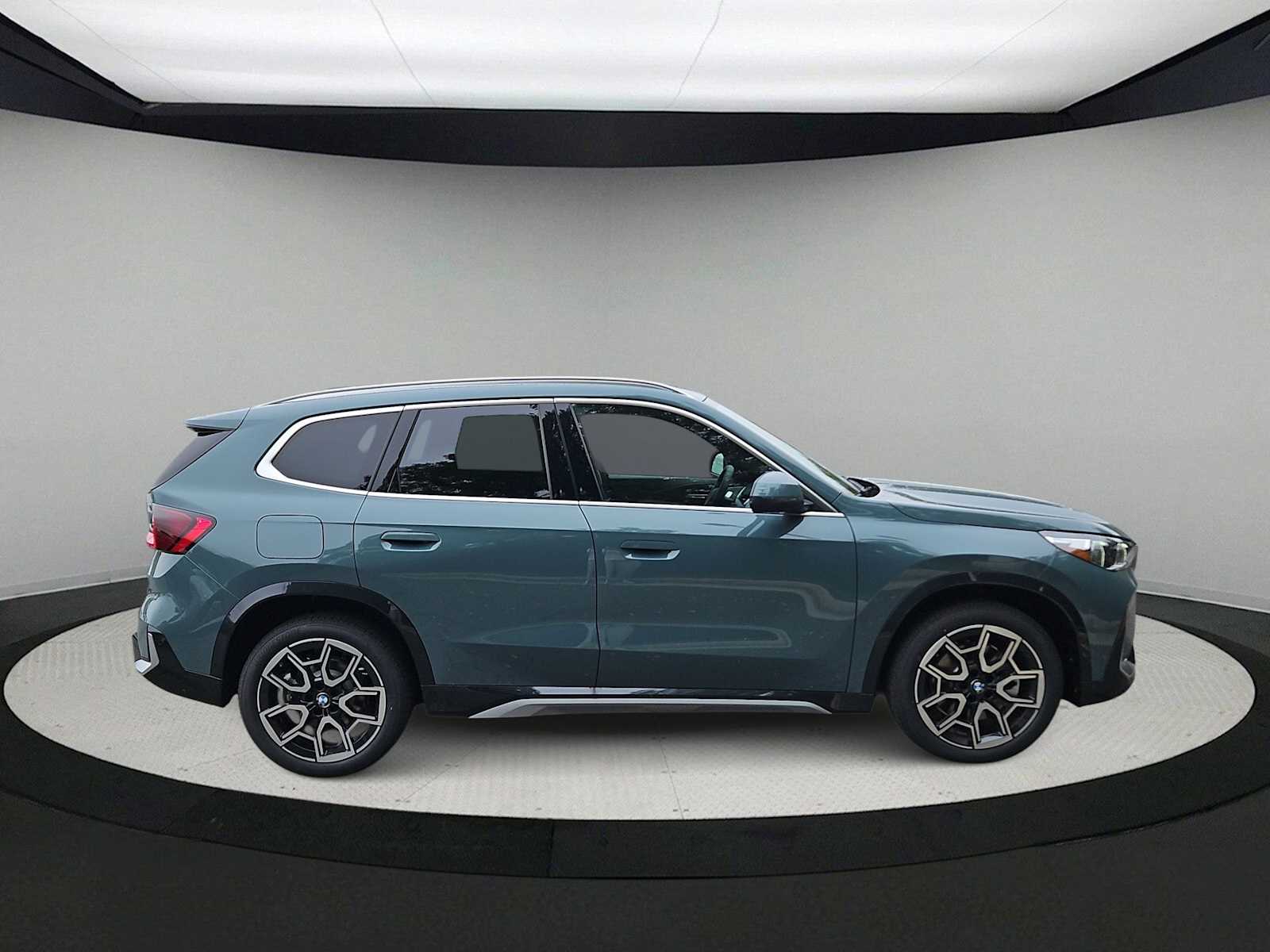 Thumbnail: 2025 BMW X1 - 9