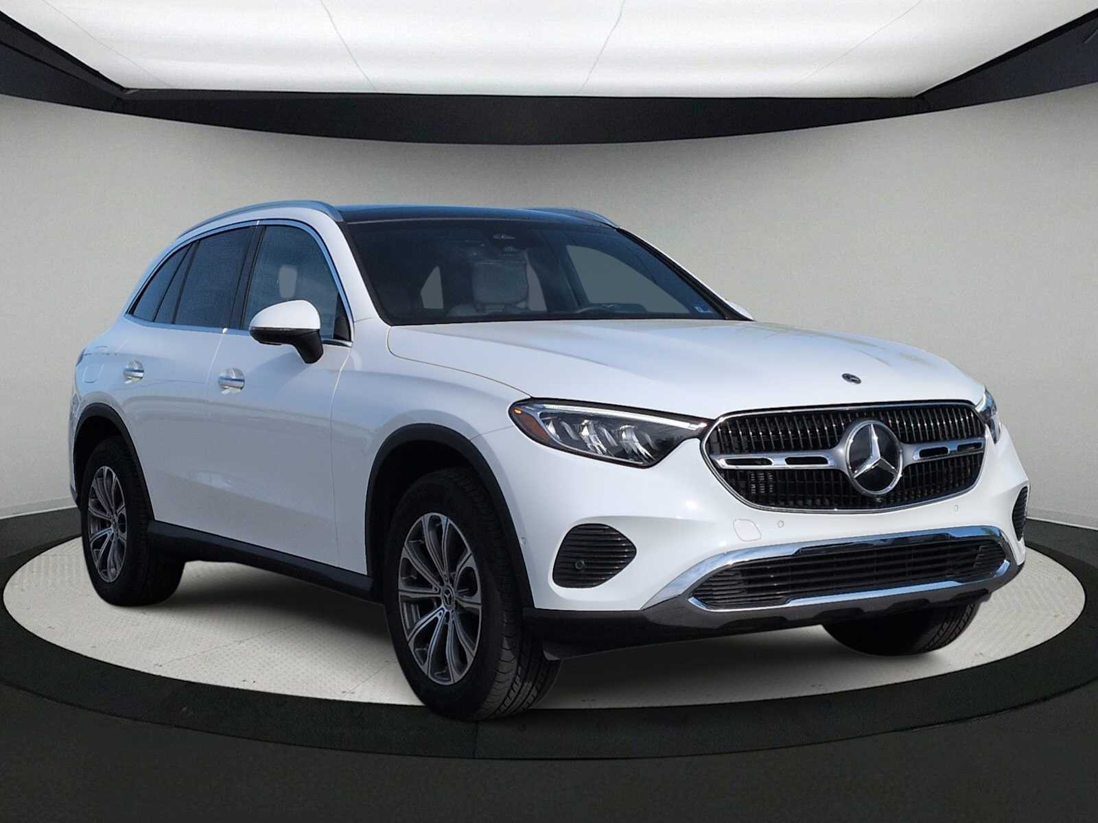 Thumbnail: 2023 Mercedes-Benz GLC - 2