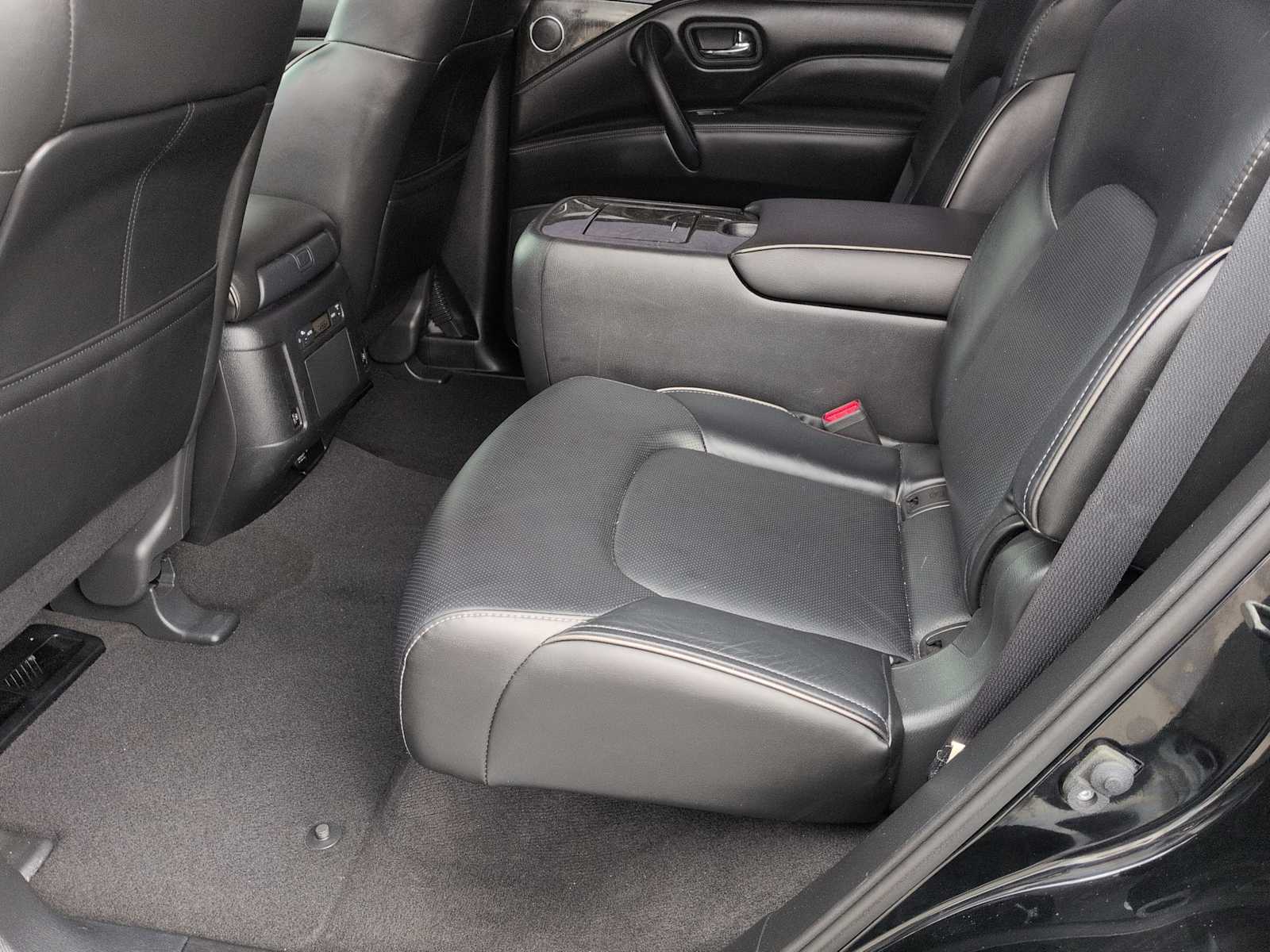 Thumbnail: 2022 INFINITI QX80 - 21