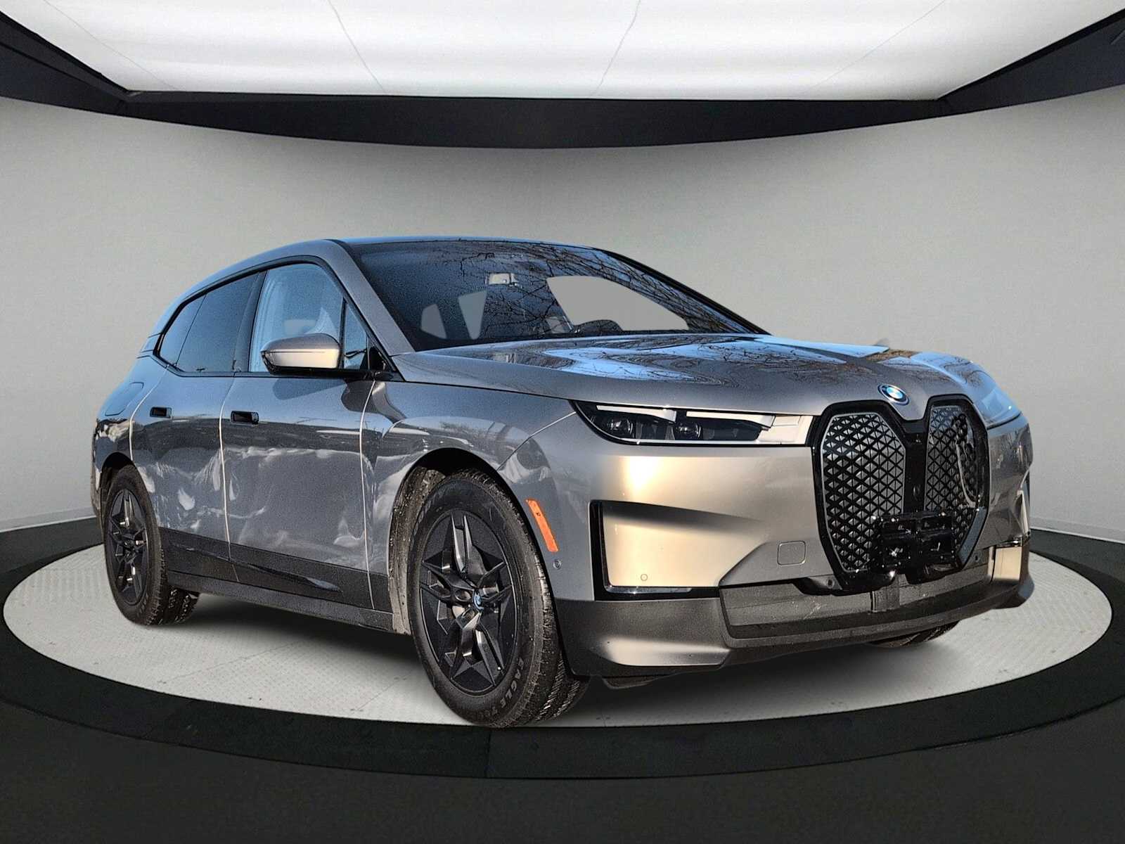 Thumbnail: 2023 BMW iX - 2