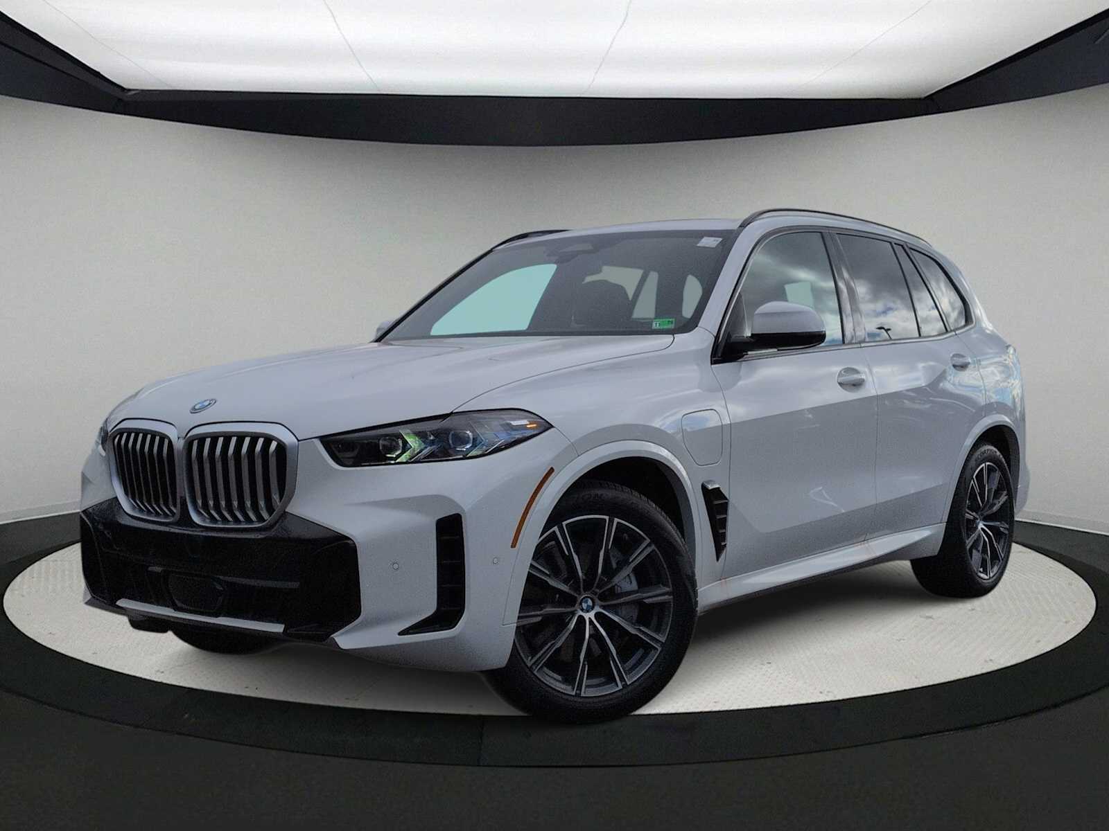 Thumbnail: 2026 BMW X5 - 1