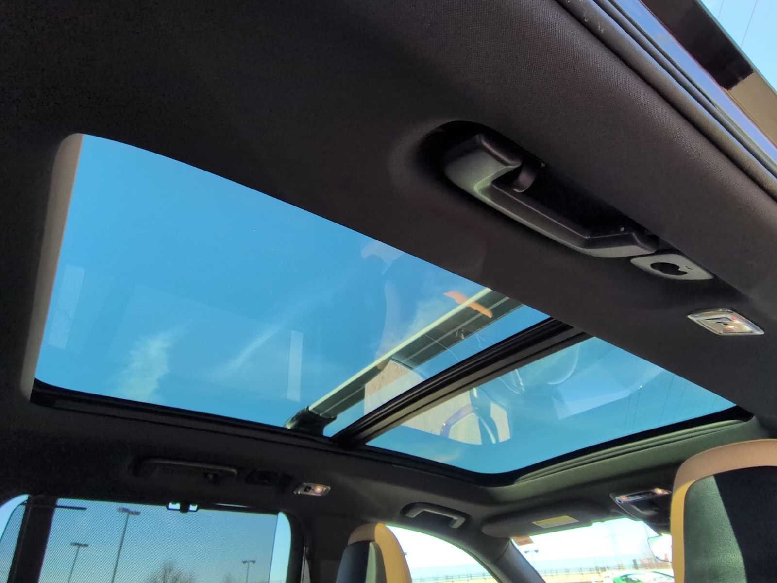 Thumbnail: 2018 Volvo XC90 - 22