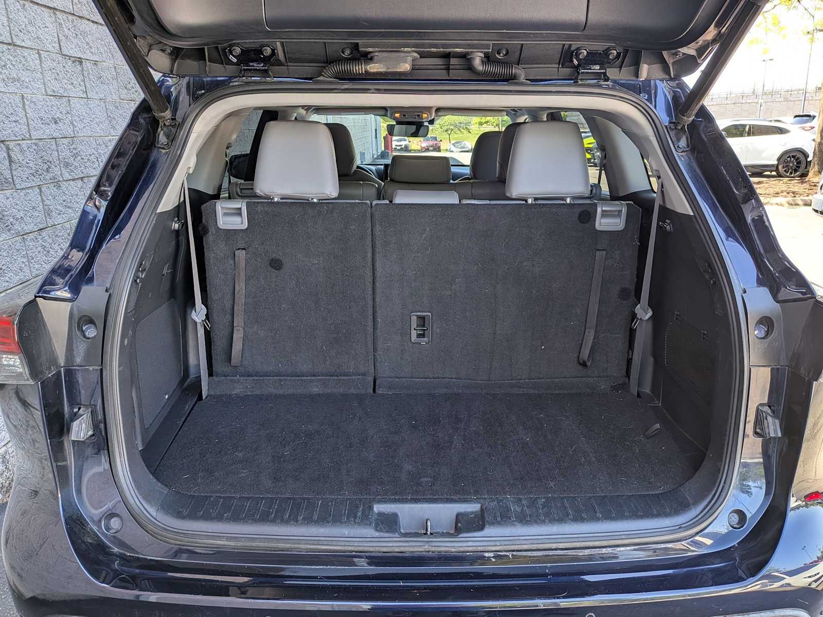 Thumbnail: 2021 Toyota Highlander - 37