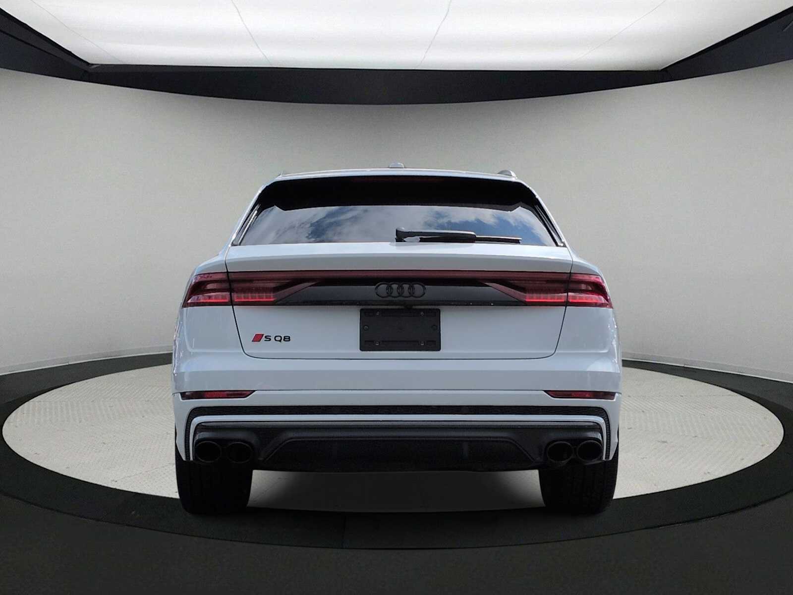Thumbnail: 2023 Audi SQ8 - 7