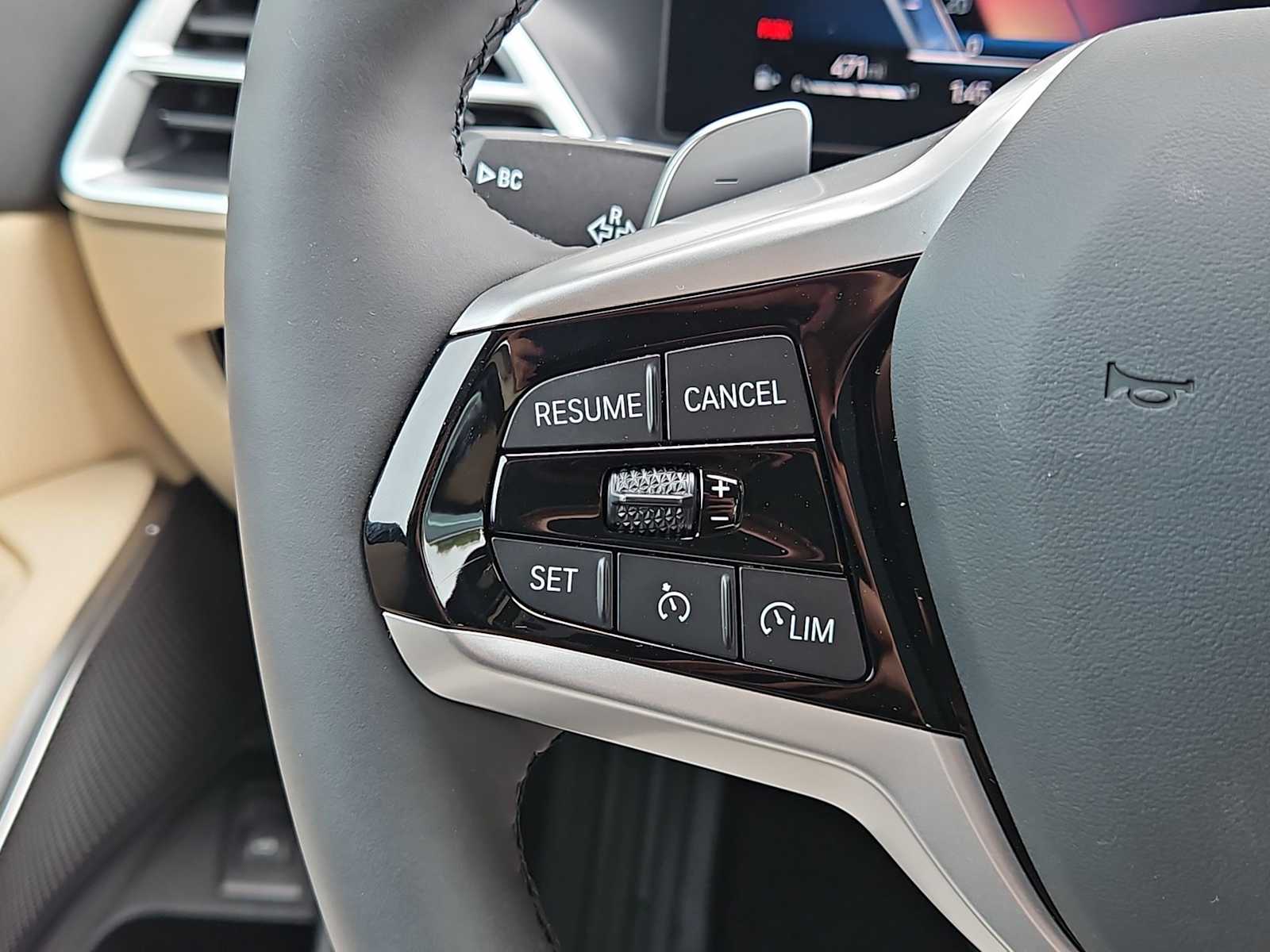 Thumbnail: 2025 BMW 3 Series - 26