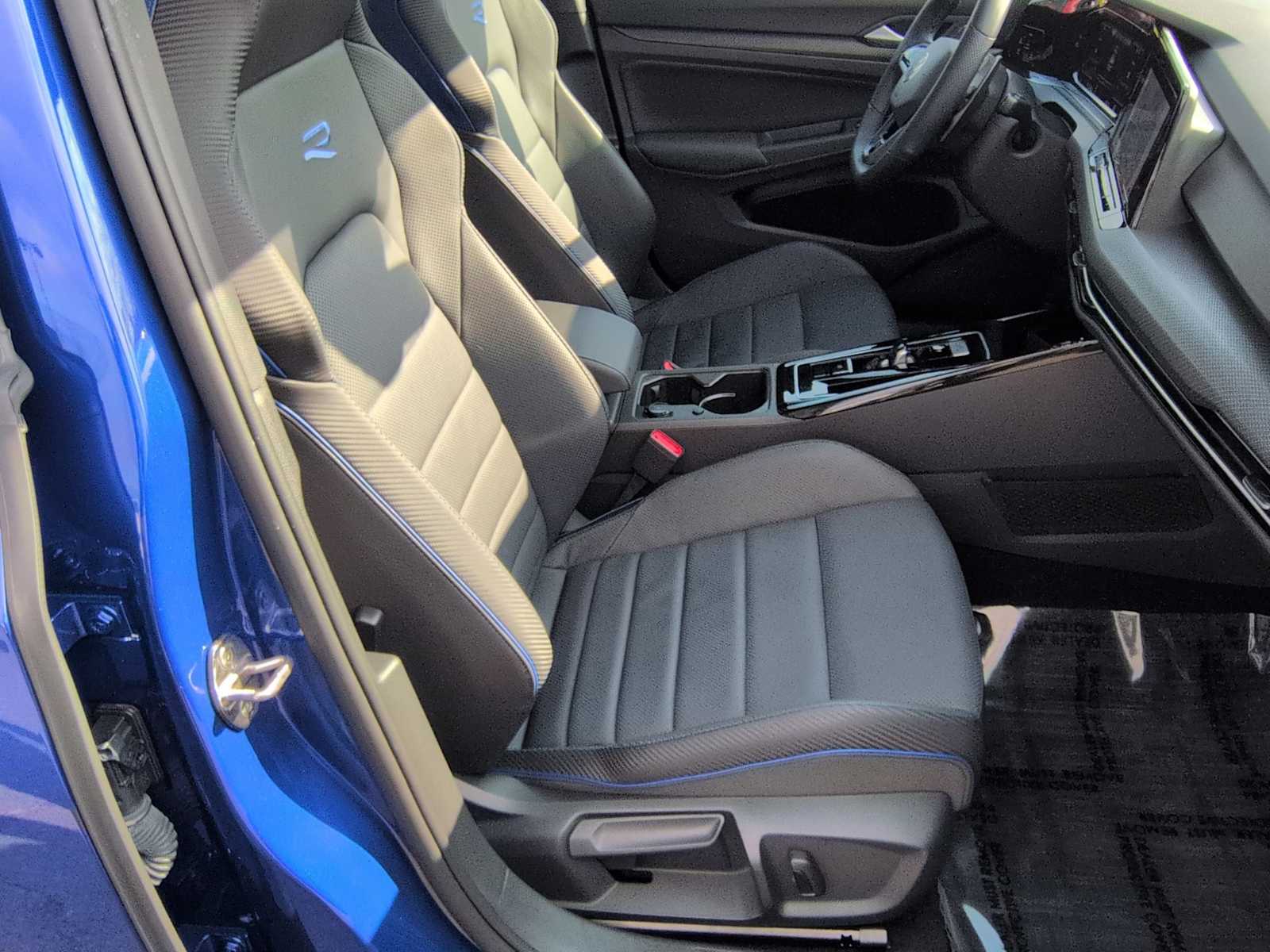 Thumbnail: 2024 Volkswagen Golf - 24