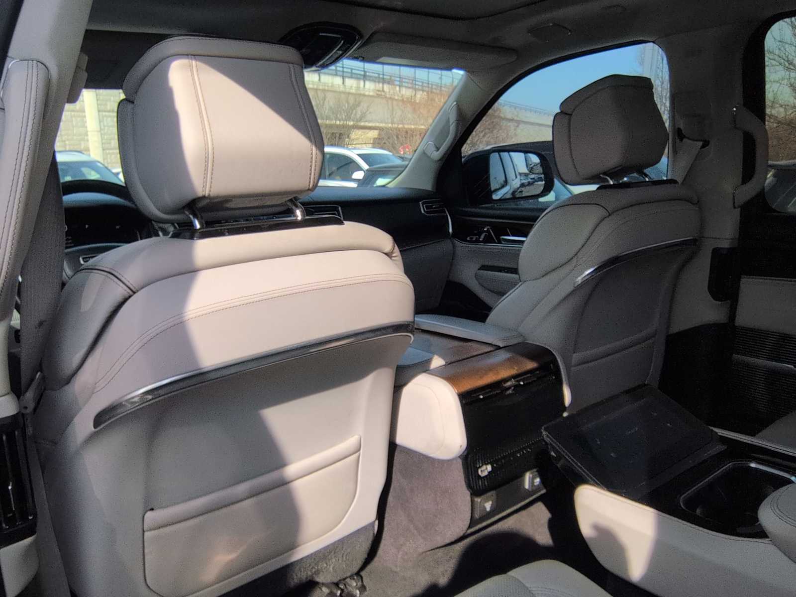 Thumbnail: 2023 Jeep Grand Wagoneer - 19