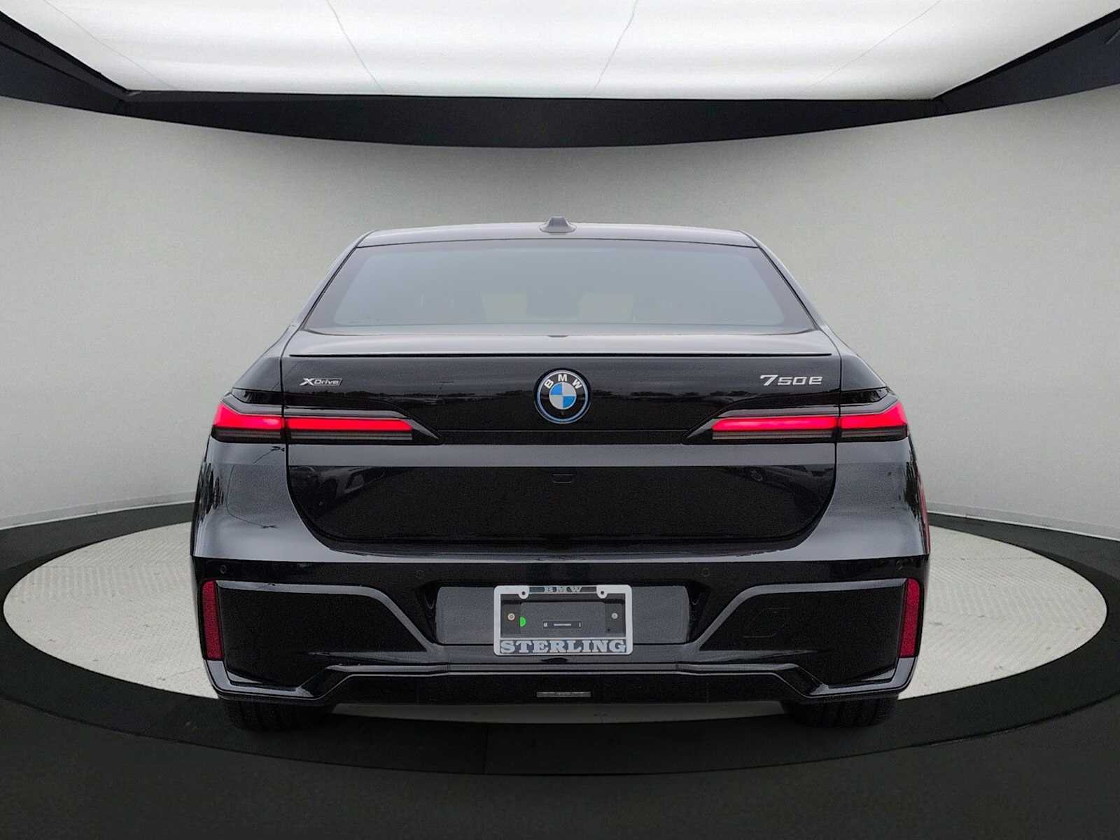 Thumbnail: 2026 BMW 7 Series - 7
