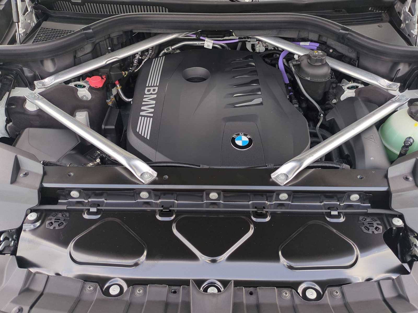 Thumbnail: 2026 BMW X7 - 14