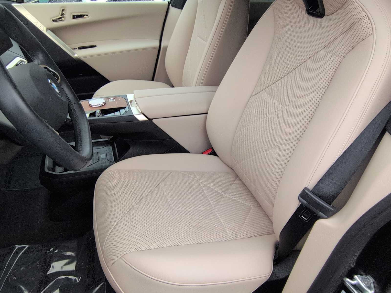 Thumbnail: 2023 BMW iX - 15