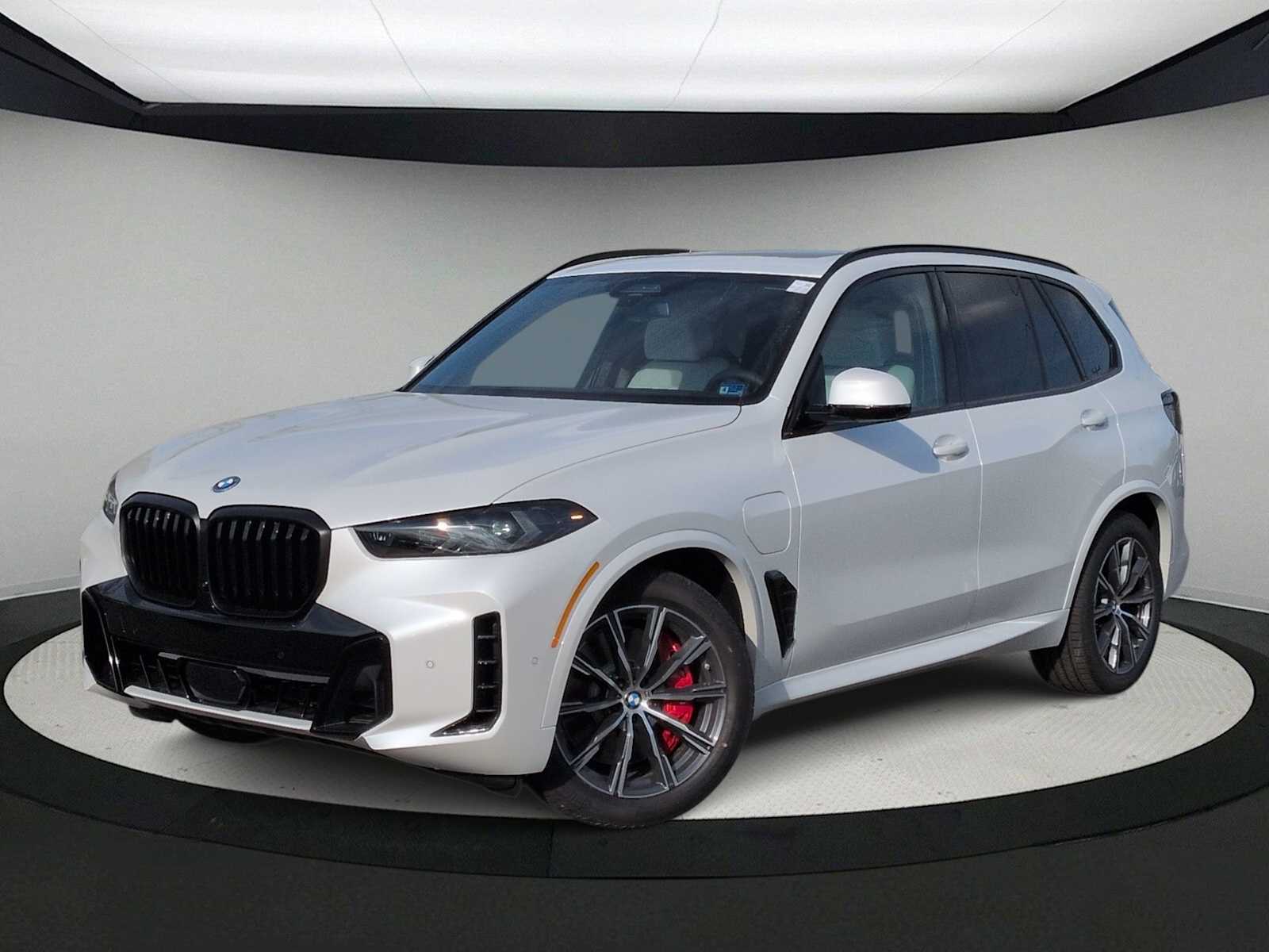 Thumbnail: 2026 BMW X5 - 1