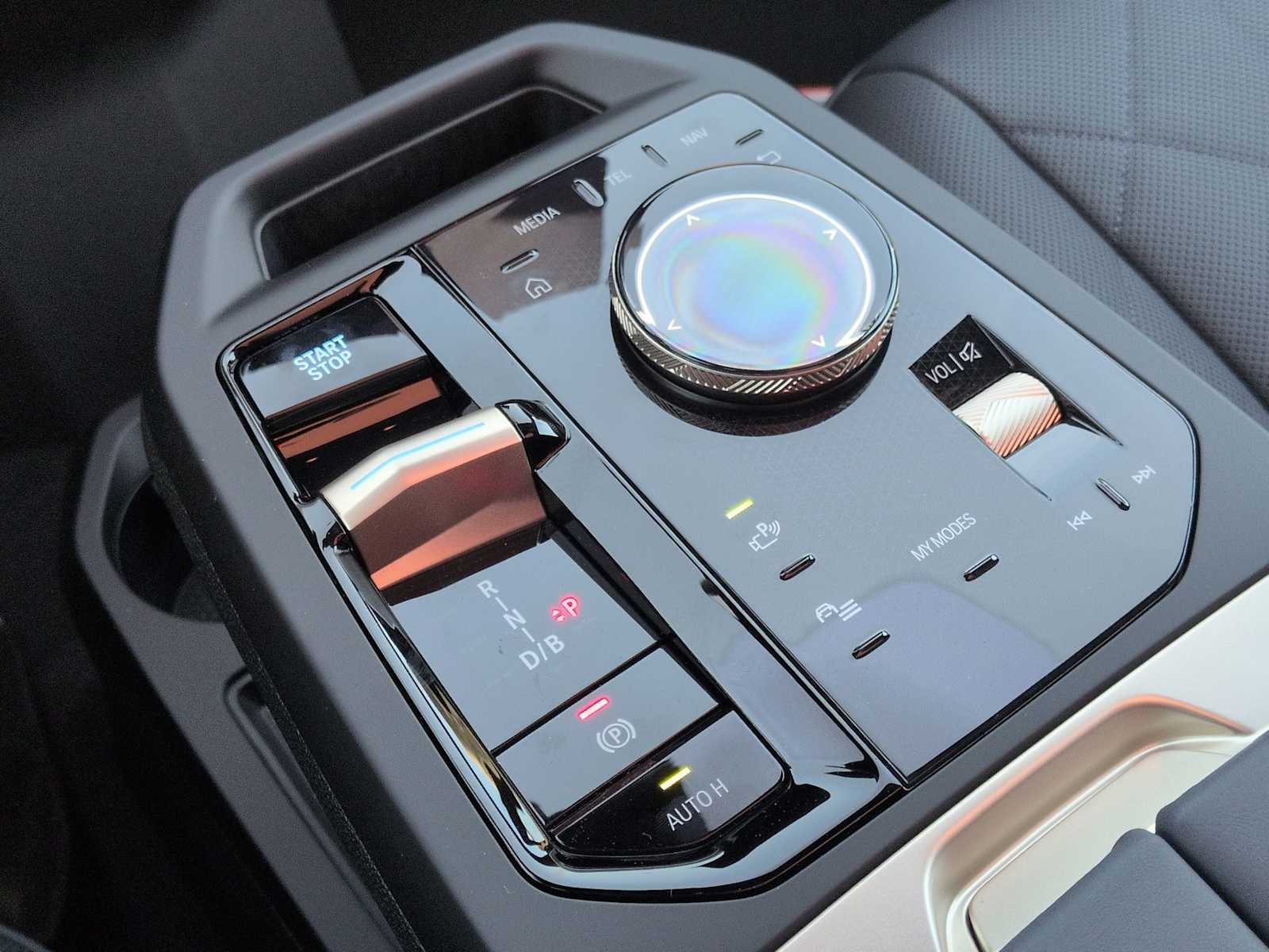 Thumbnail: 2026 BMW iX - 34