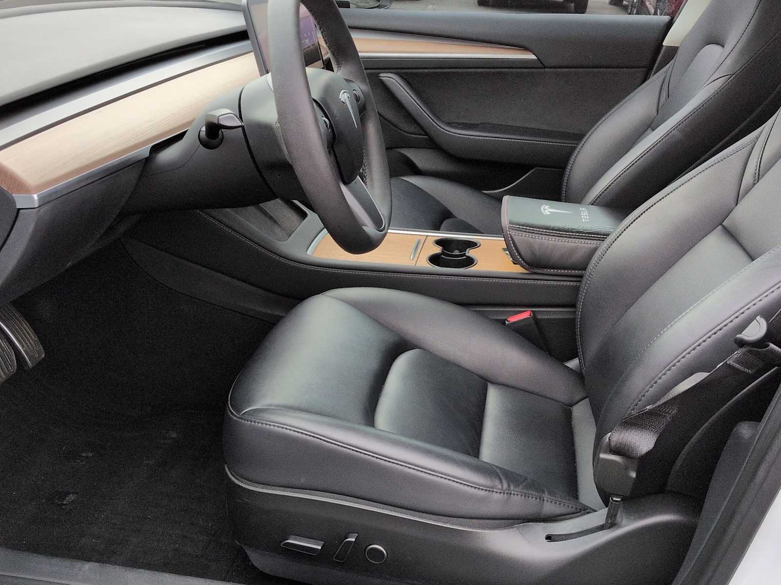 Thumbnail: 2023 Tesla Model 3 - 16