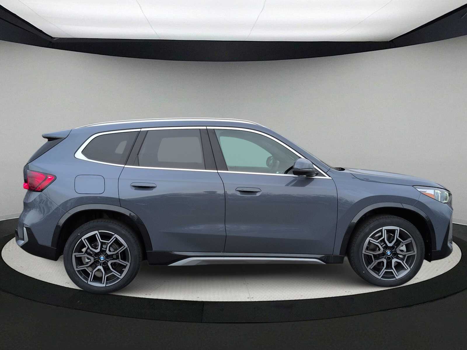 Thumbnail: 2026 BMW X1 - 9