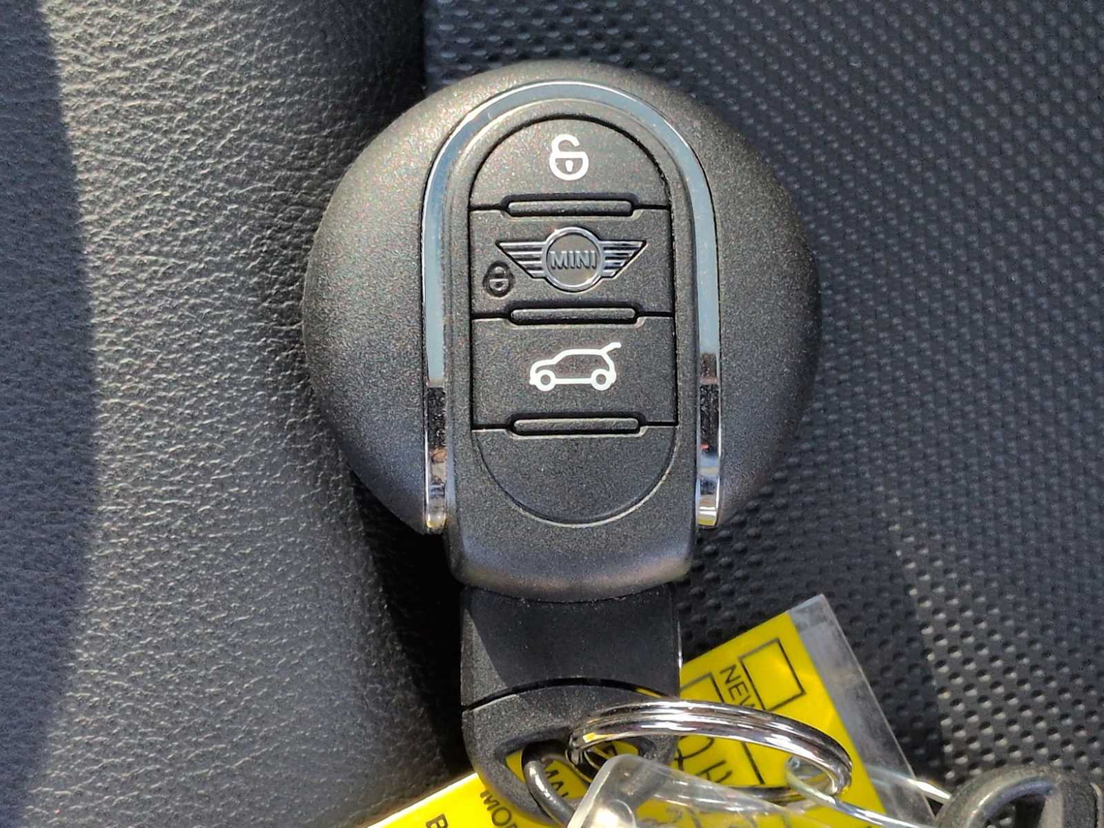 Thumbnail: 2019 MINI Cooper Hardtop - 36