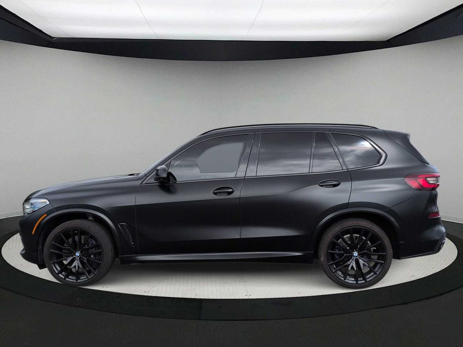 Thumbnail: 2021 BMW X5 - 5