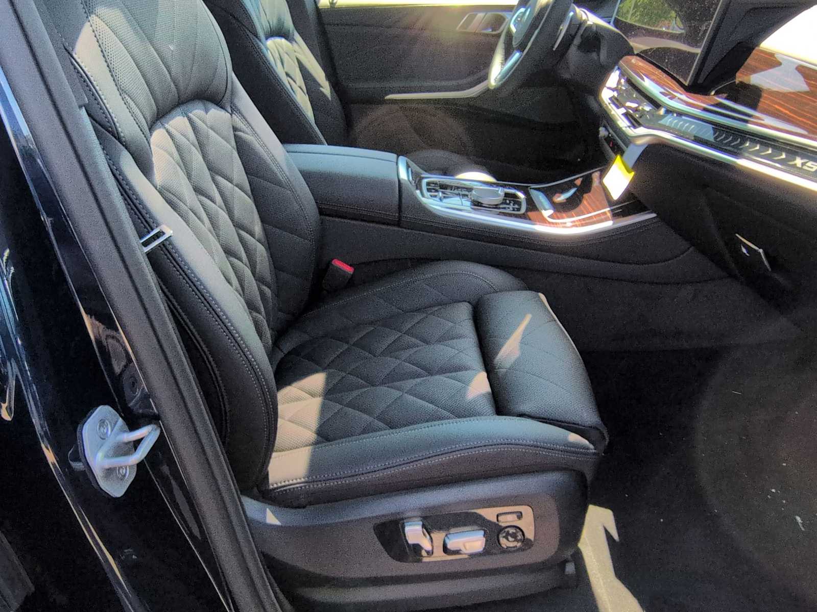 Thumbnail: 2026 BMW X5 - 24